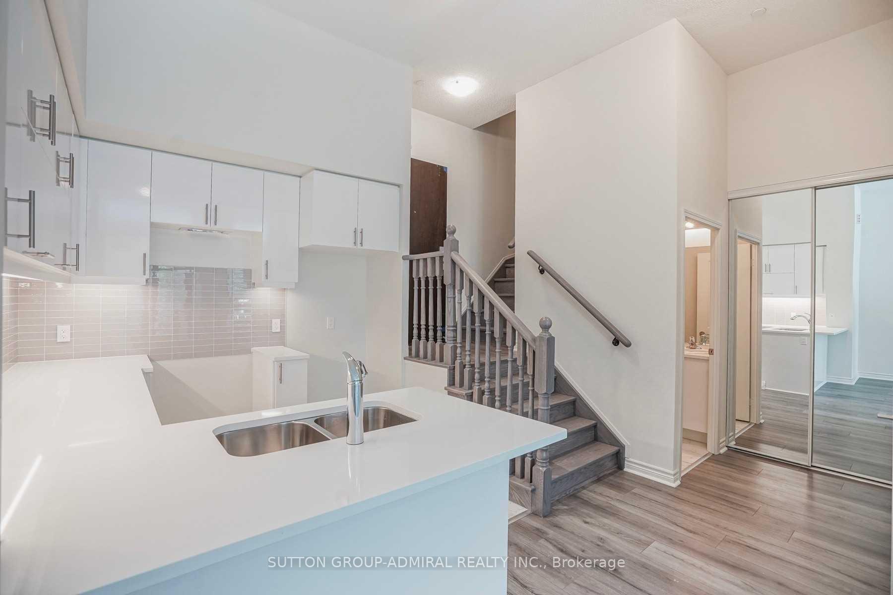 Photo 5 of Unit Th 104, 39 Annie Craig Drive, Etobicoke, Mimico — HOMEH