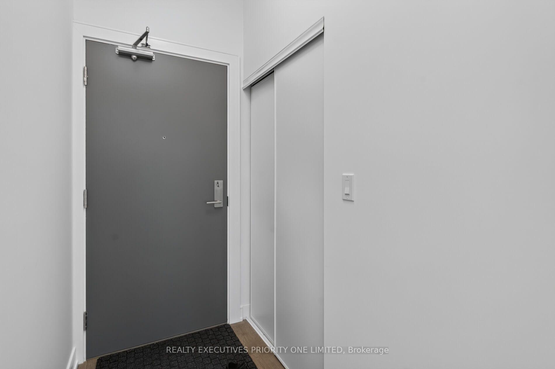 Photo 6 of Unit A103, 705 Davis Drive, Newmarket, Huron Heights-Leslie Valley — HOMEH