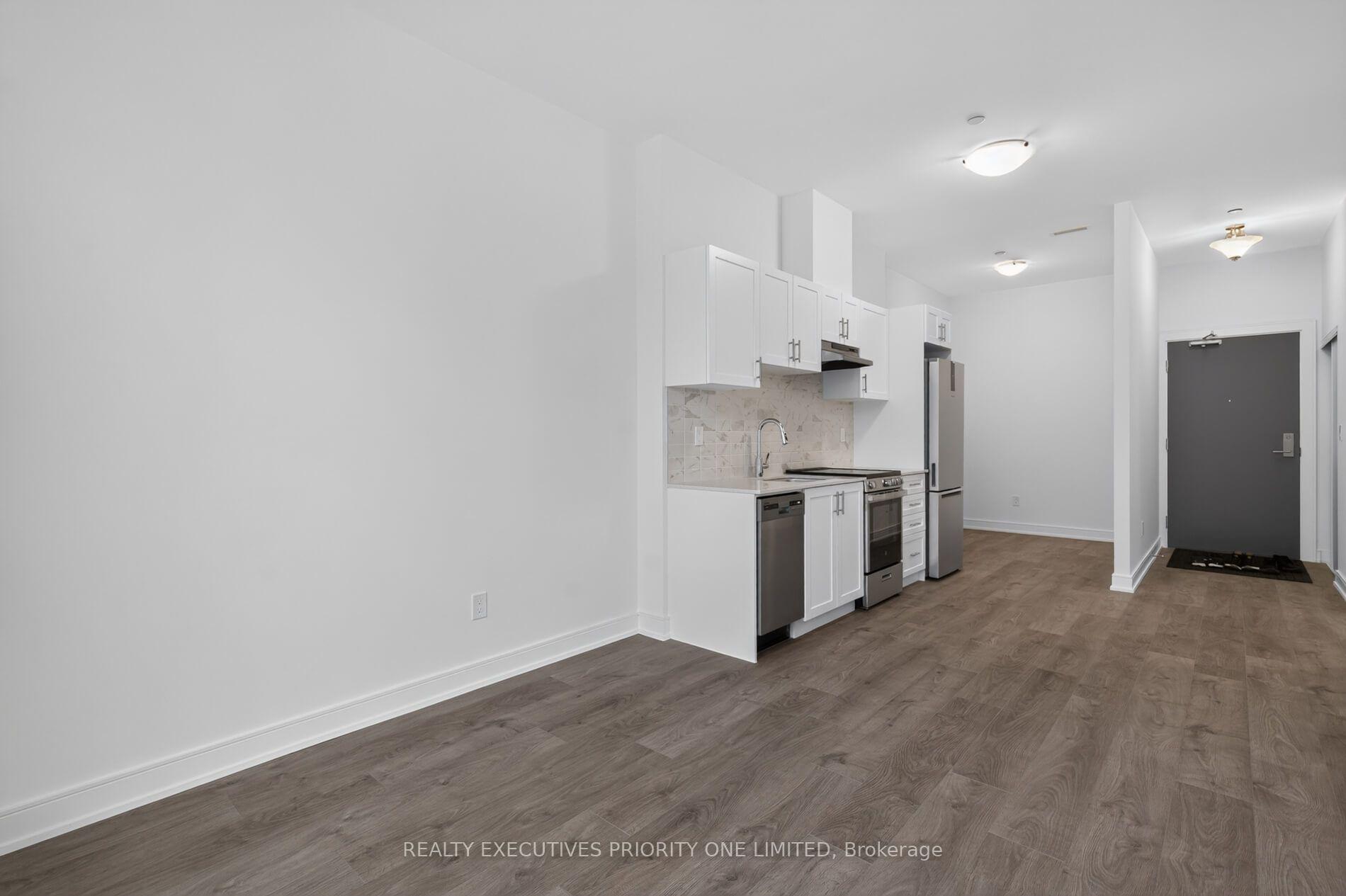 Photo 12 of Unit A103, 705 Davis Drive, Newmarket, Huron Heights-Leslie Valley — HOMEH