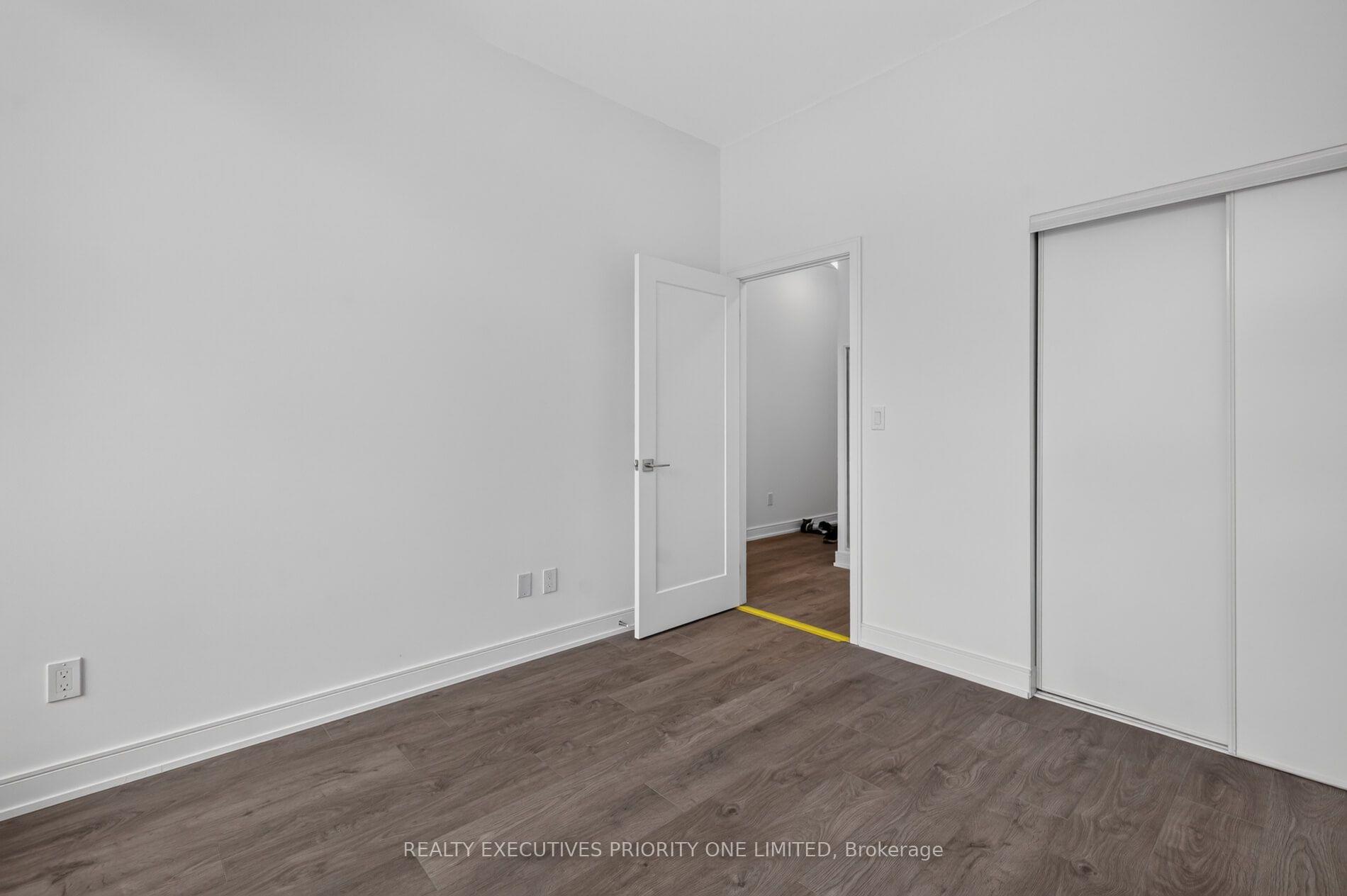 Photo 16 of Unit A103, 705 Davis Drive, Newmarket, Huron Heights-Leslie Valley — HOMEH