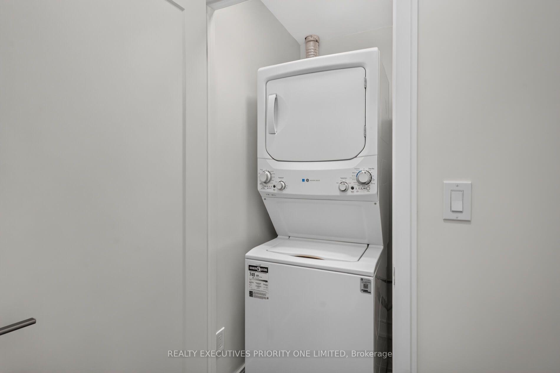 Photo 21 of Unit A103, 705 Davis Drive, Newmarket, Huron Heights-Leslie Valley — HOMEH