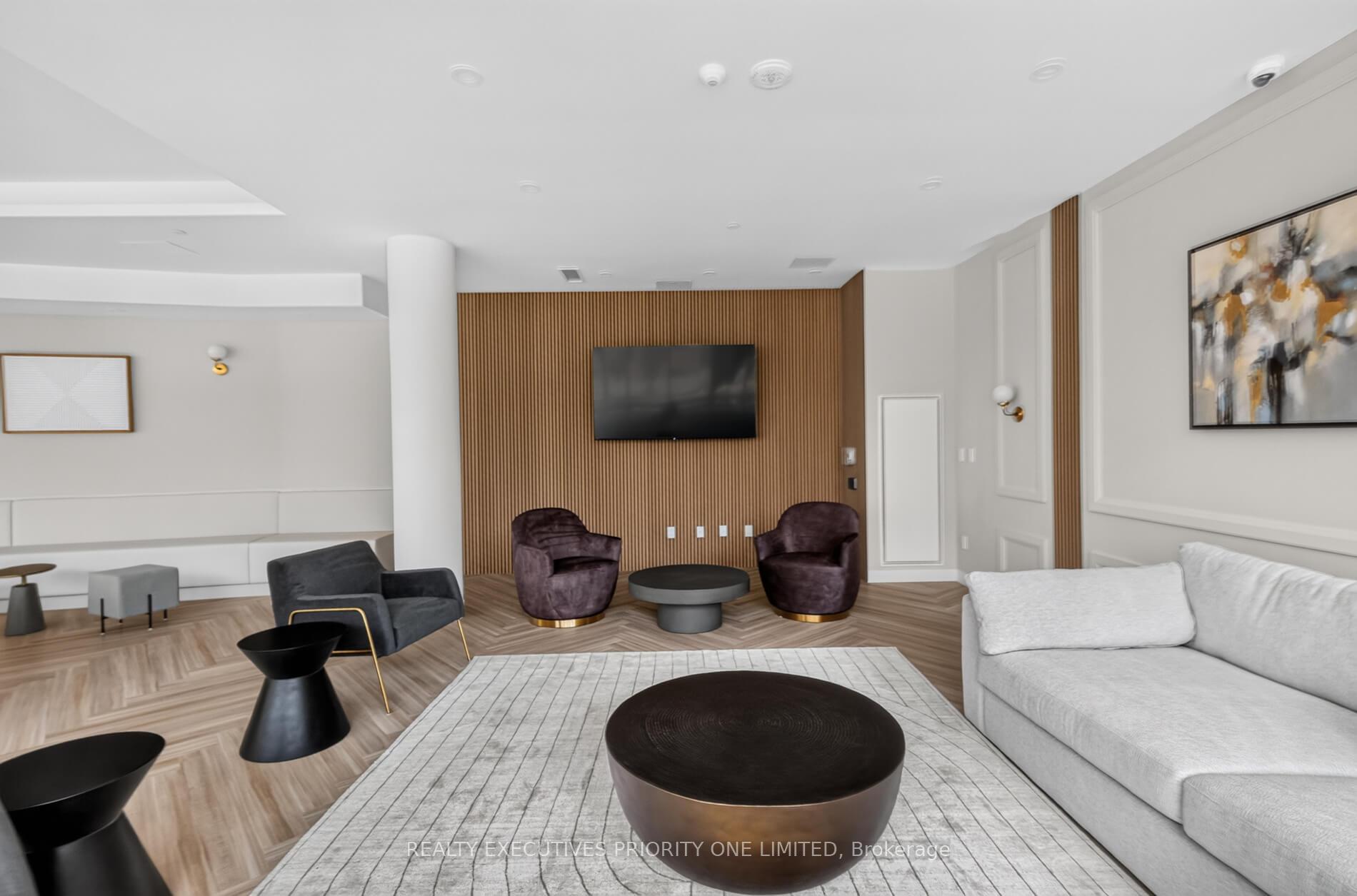 Photo 31 of Unit A103, 705 Davis Drive, Newmarket, Huron Heights-Leslie Valley — HOMEH