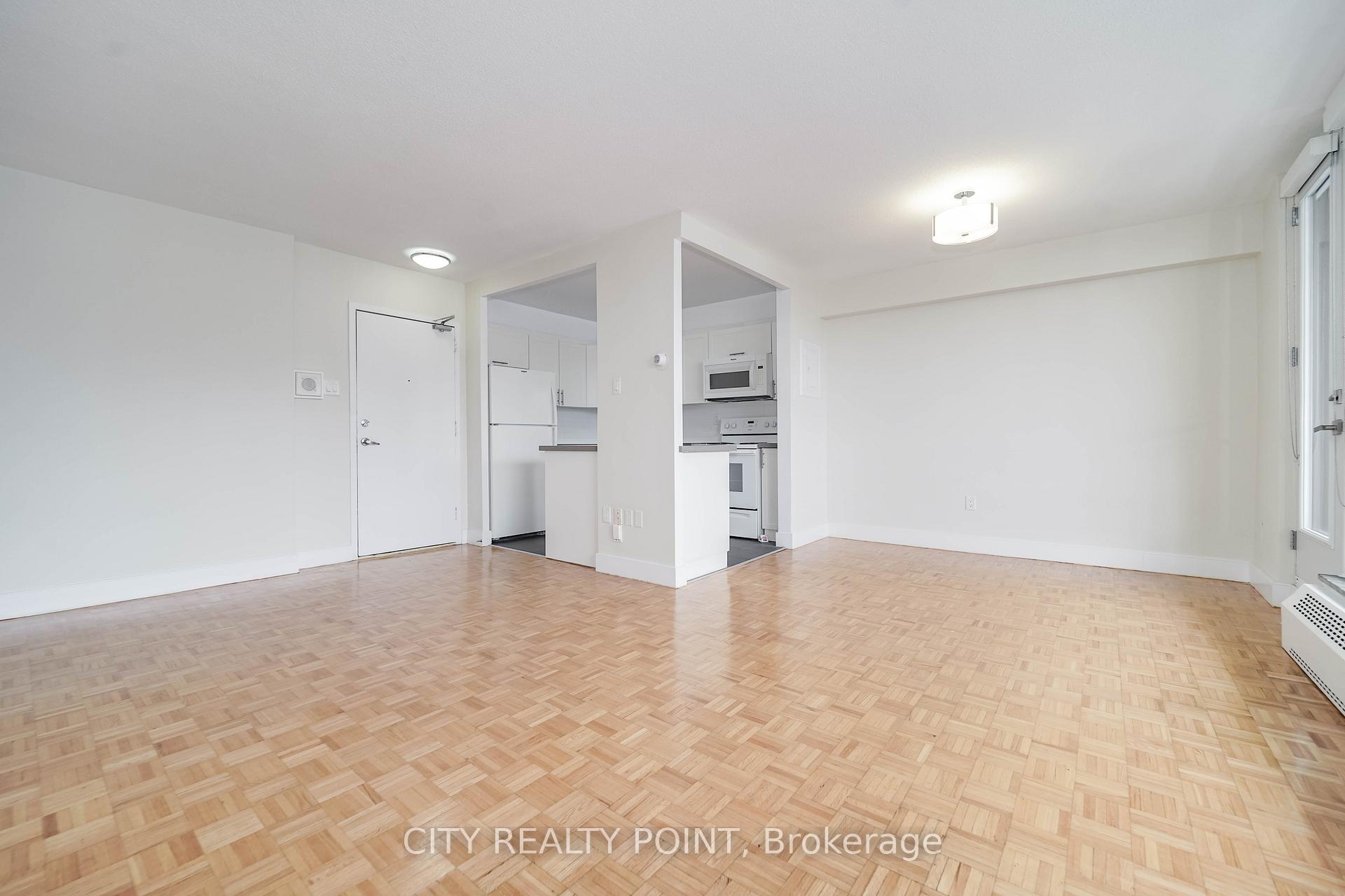 Photo 6 of Unit 2411, 666 Spadina Avenue, Toronto, University — HOMEH