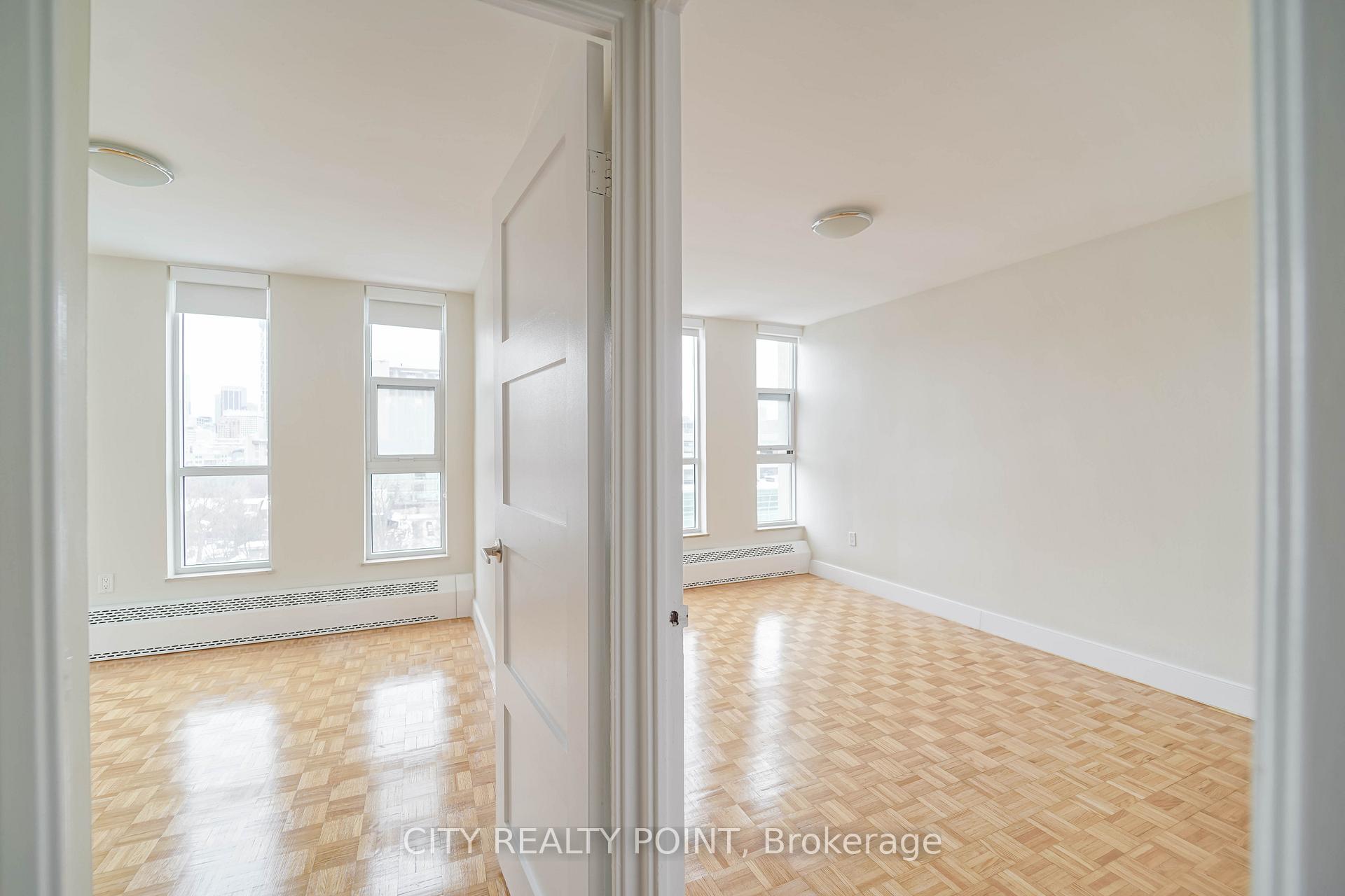 Photo 13 of Unit 2411, 666 Spadina Avenue, Toronto, University — HOMEH