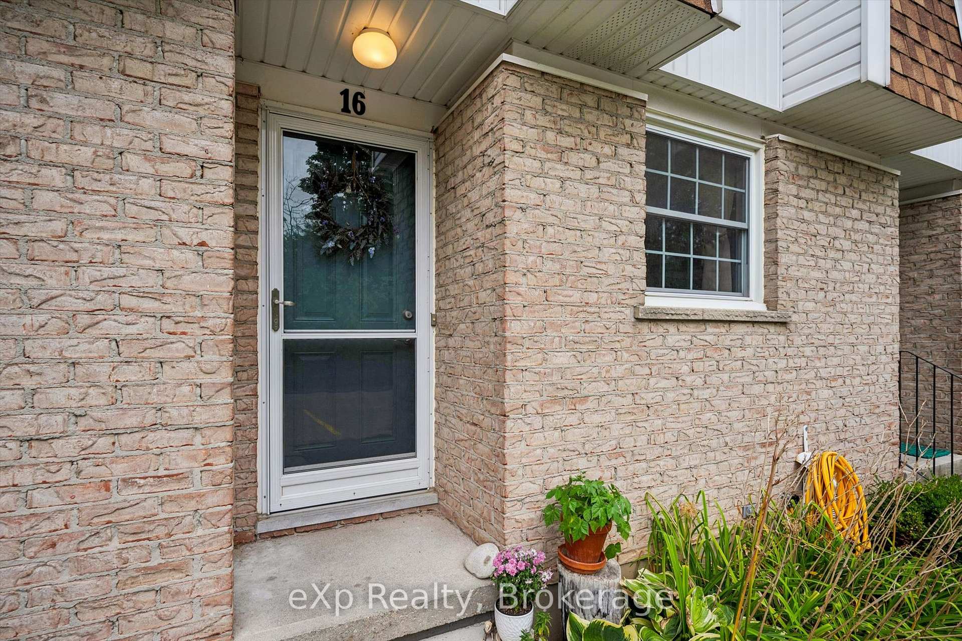 Photo 3 of Unit 16, 383 Edinburgh Road S, Guelph, Dovercliffe Park/Old University — HOMEH