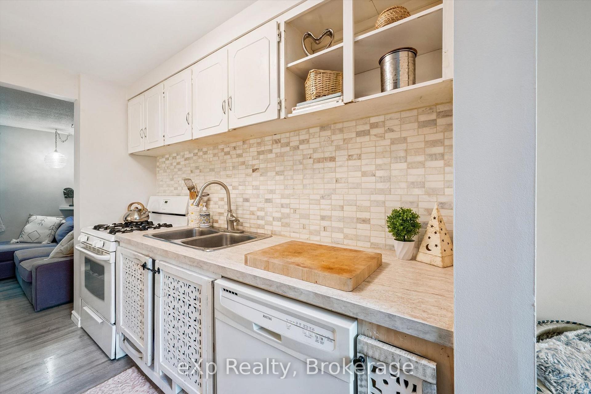 Photo 12 of Unit 16, 383 Edinburgh Road S, Guelph, Dovercliffe Park/Old University — HOMEH