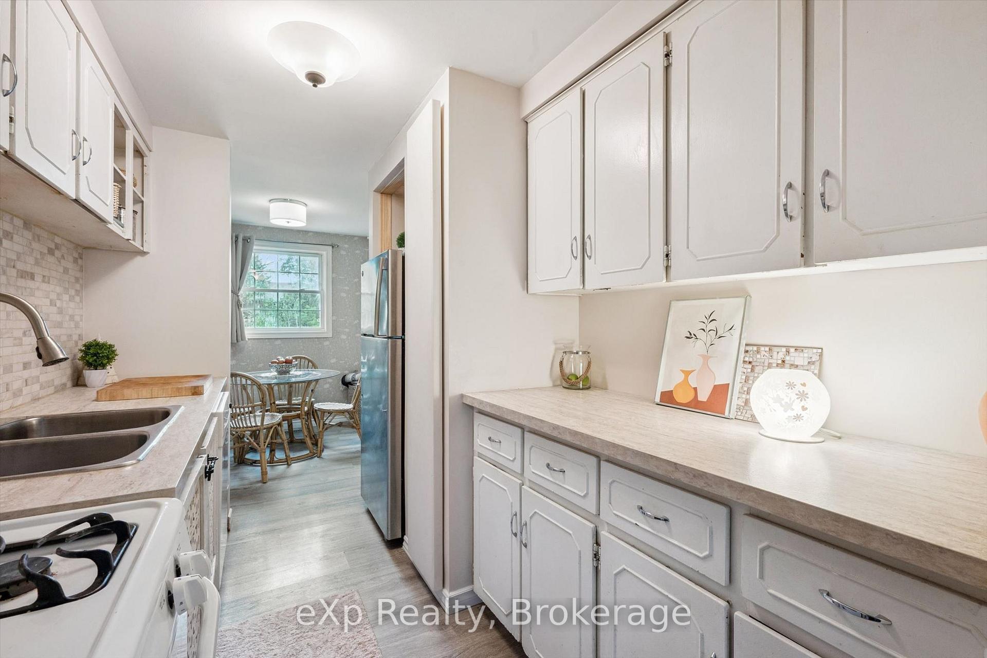 Photo 14 of Unit 16, 383 Edinburgh Road S, Guelph, Dovercliffe Park/Old University — HOMEH