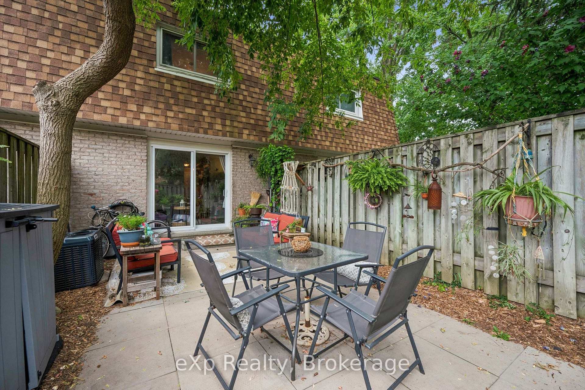 Photo 26 of Unit 16, 383 Edinburgh Road S, Guelph, Dovercliffe Park/Old University — HOMEH