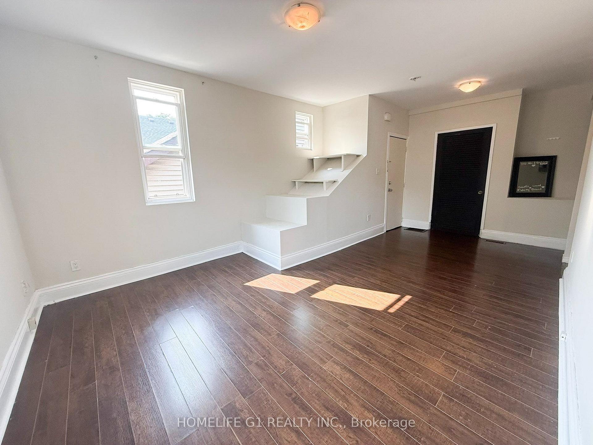Photo 2 of Unit 2, 288 Hunter Street W, Hamilton, Kirkendall — HOMEH