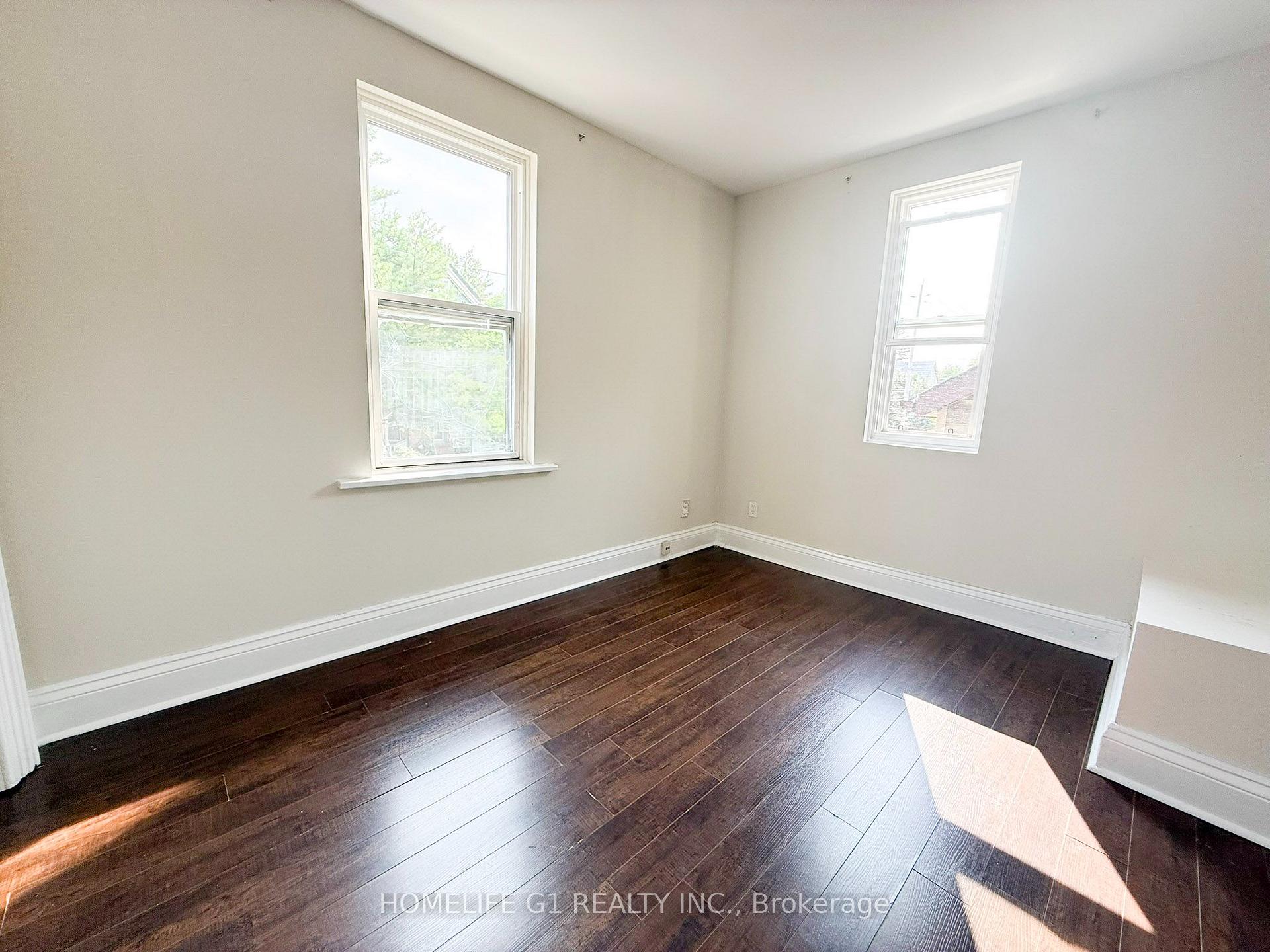 Photo 4 of Unit 2, 288 Hunter Street W, Hamilton, Kirkendall — HOMEH