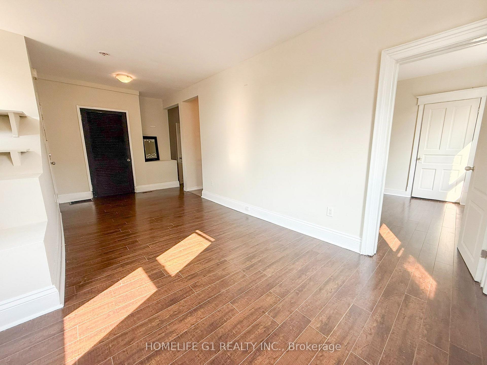 Photo 5 of Unit 2, 288 Hunter Street W, Hamilton, Kirkendall — HOMEH
