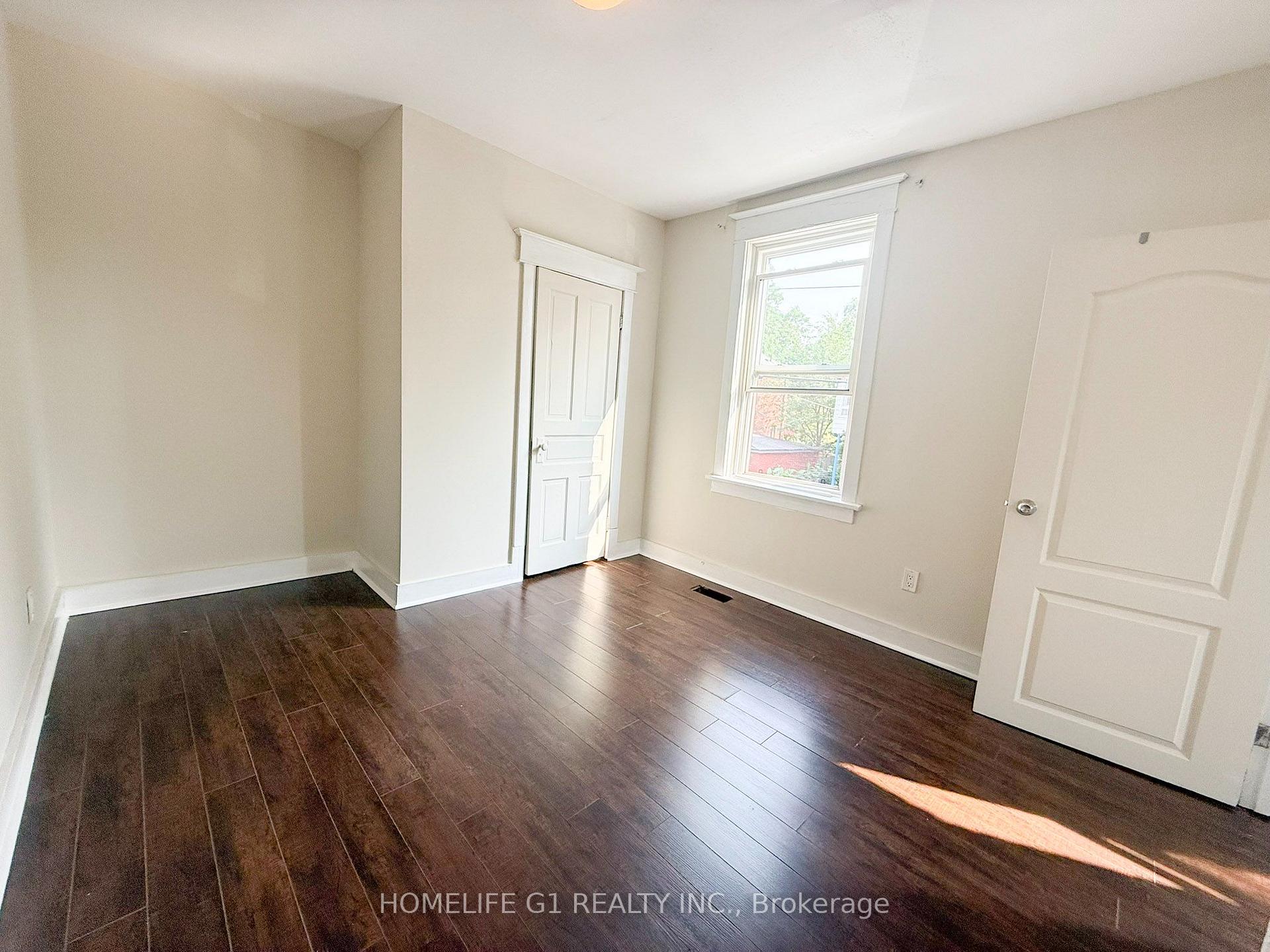 Photo 7 of Unit 2, 288 Hunter Street W, Hamilton, Kirkendall — HOMEH