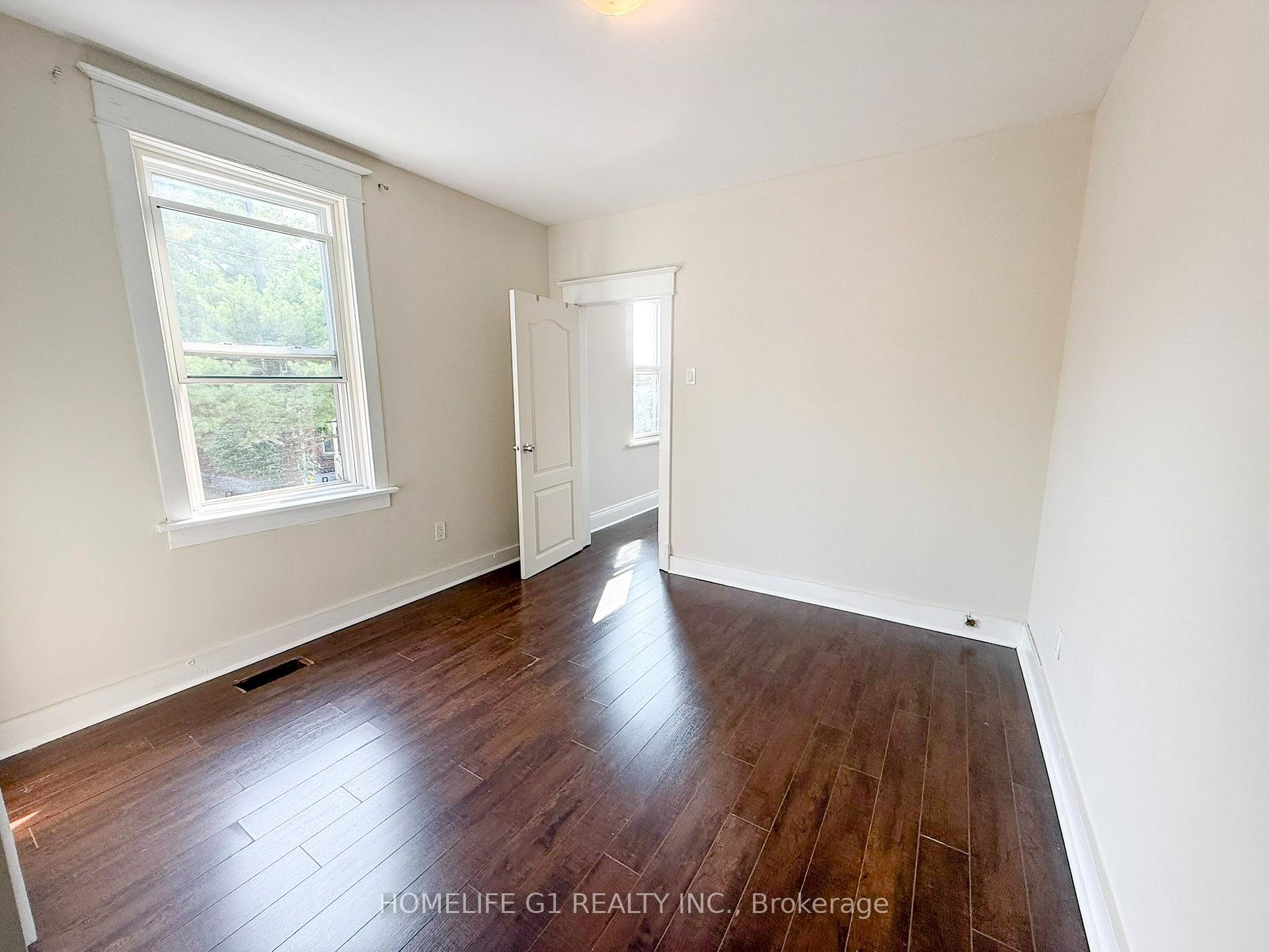 Photo 8 of Unit 2, 288 Hunter Street W, Hamilton, Kirkendall — HOMEH