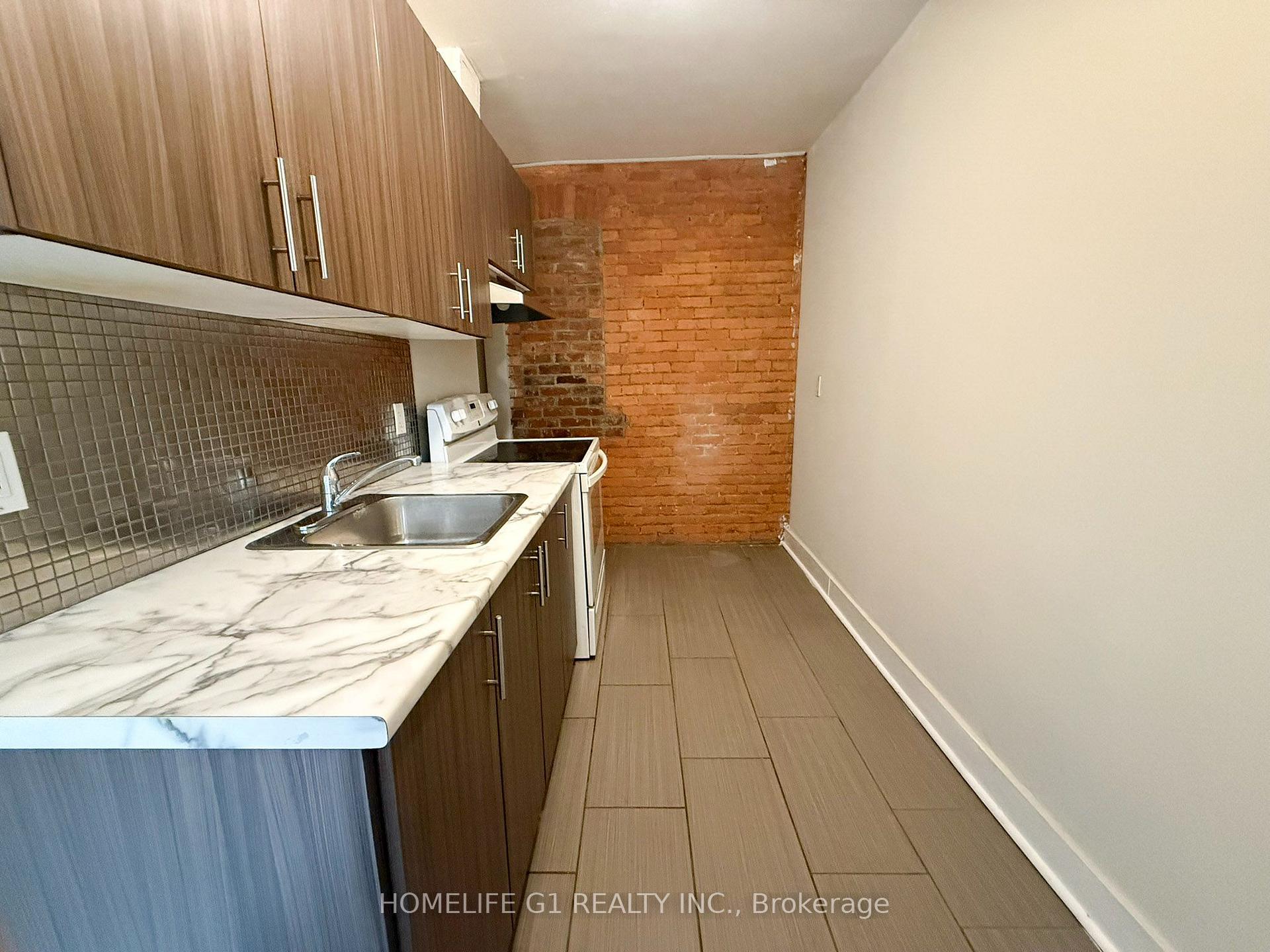 Photo 10 of Unit 2, 288 Hunter Street W, Hamilton, Kirkendall — HOMEH