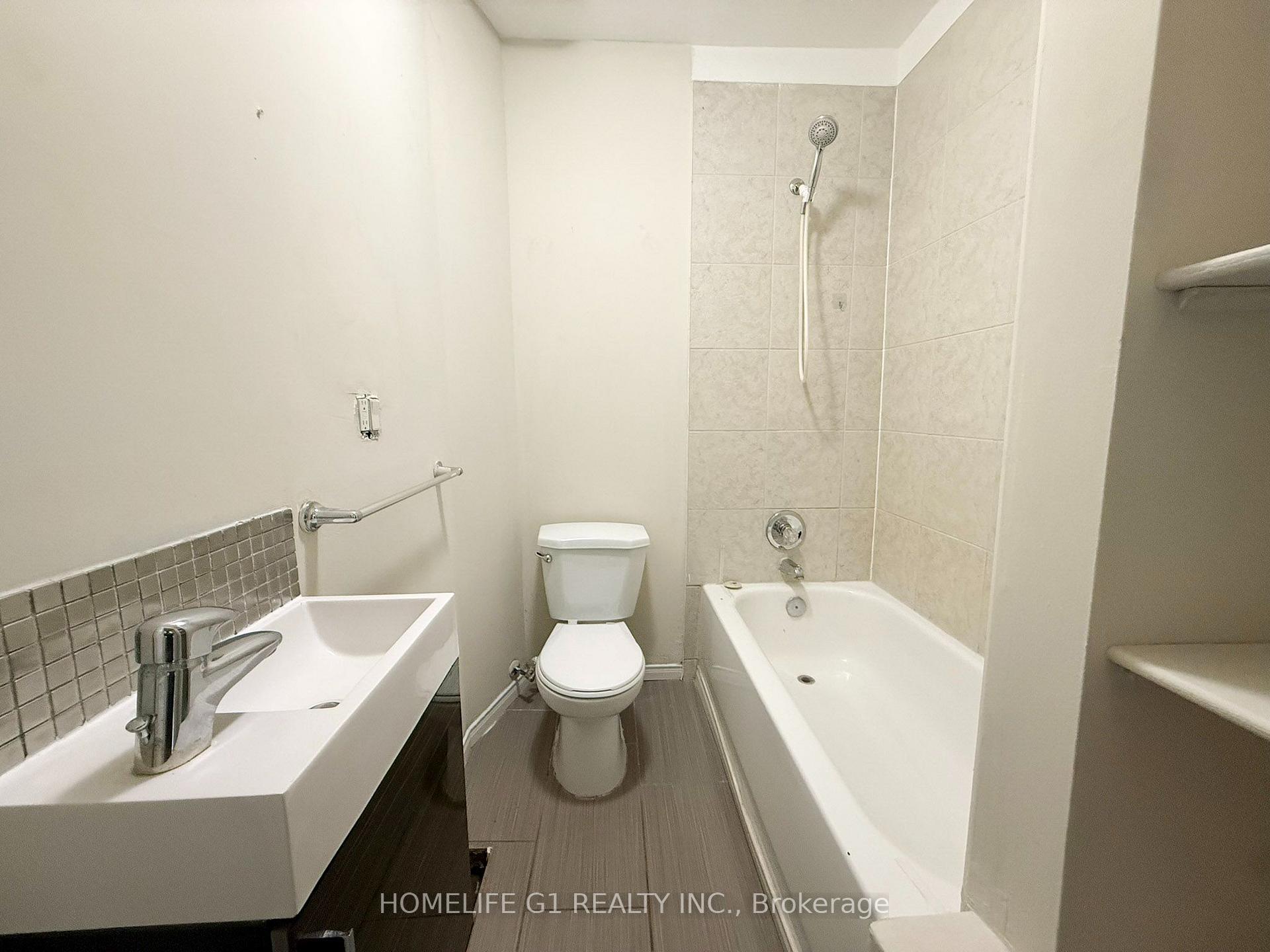 Photo 11 of Unit 2, 288 Hunter Street W, Hamilton, Kirkendall — HOMEH