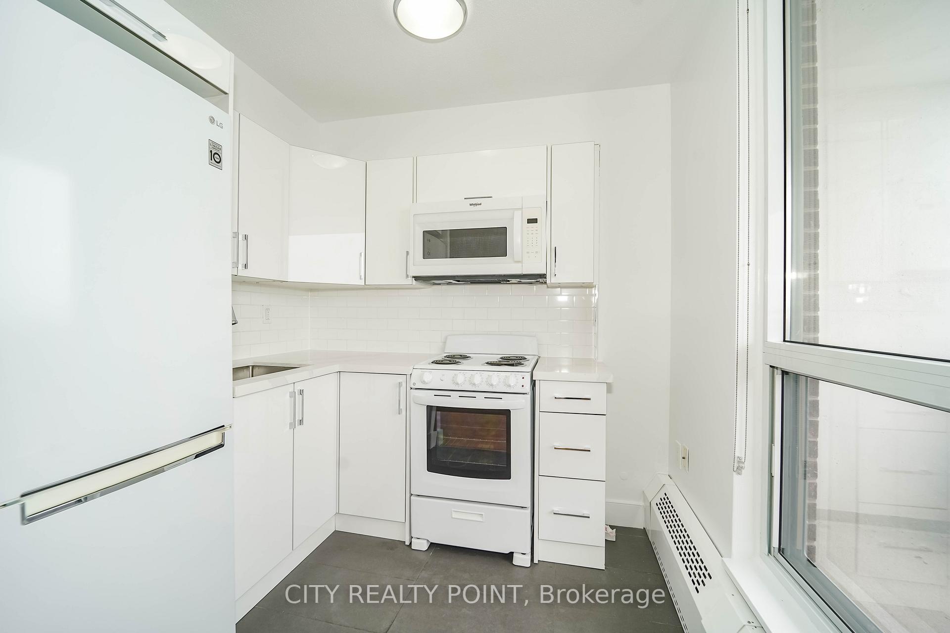 Photo 5 of Unit 2512, 666 Spadina Avenue, Toronto, University — HOMEH