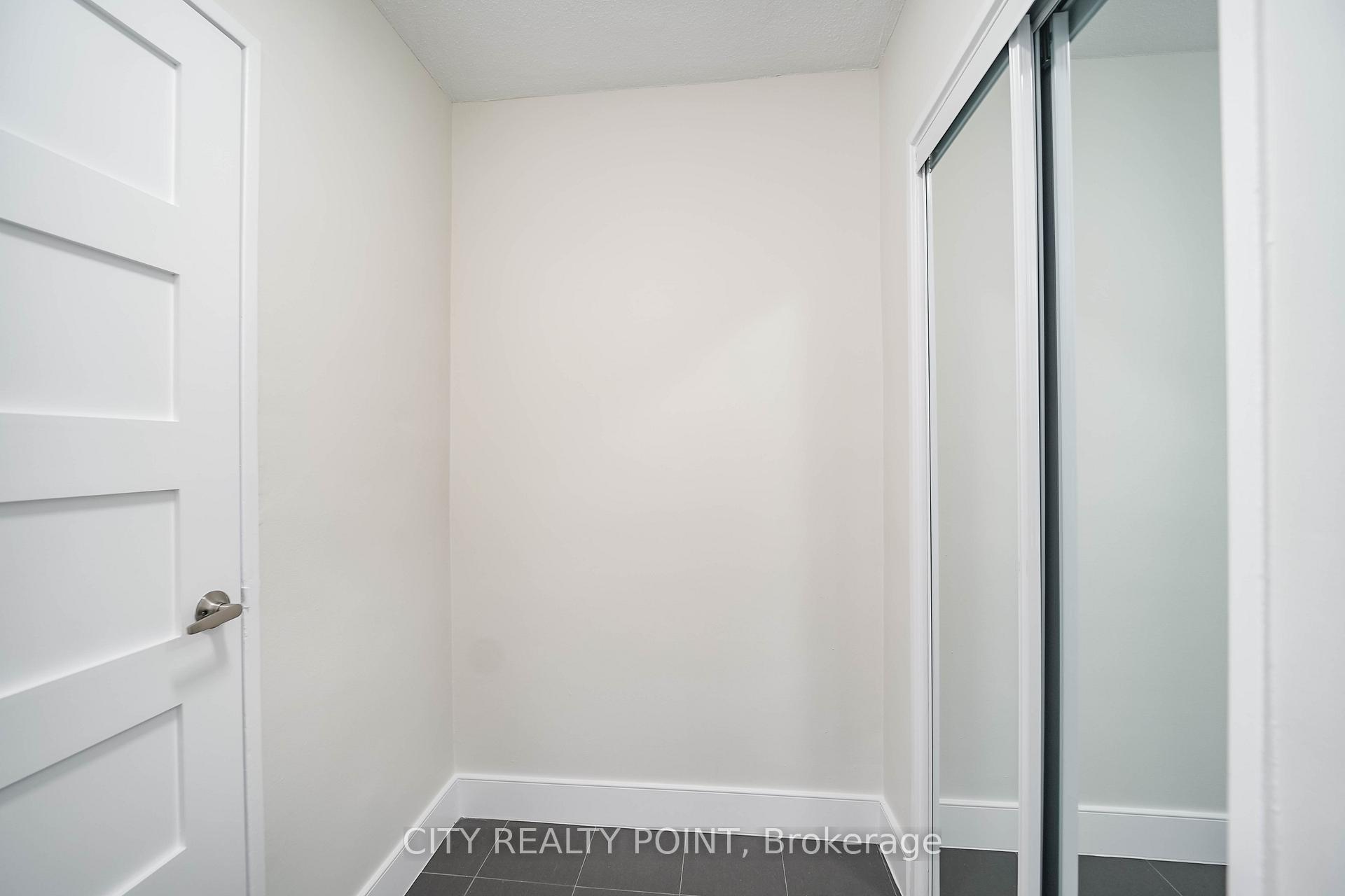 Photo 8 of Unit 2512, 666 Spadina Avenue, Toronto, University — HOMEH