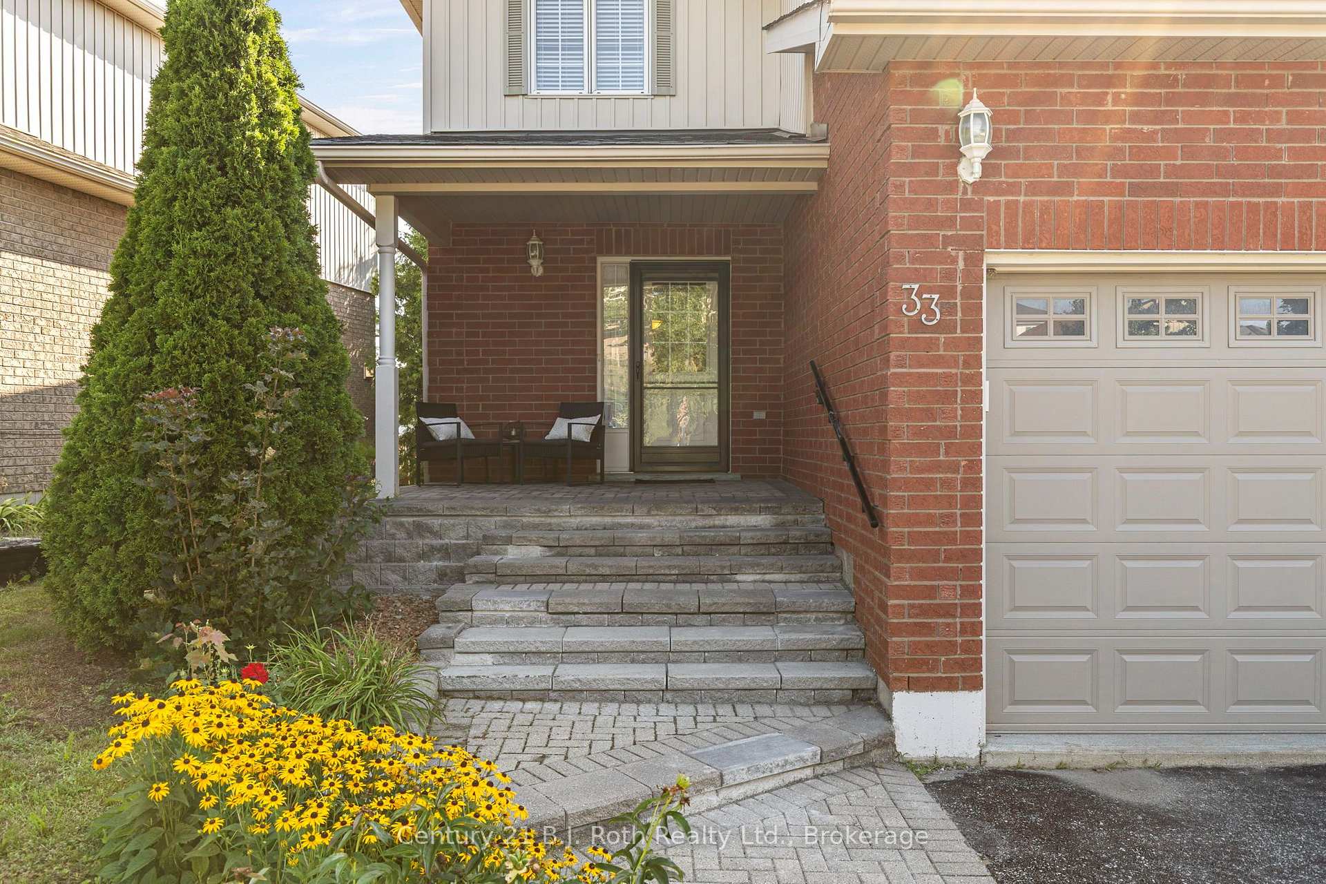 Photo 2 of 33 Vanessa Drive, Orillia — HOMEH