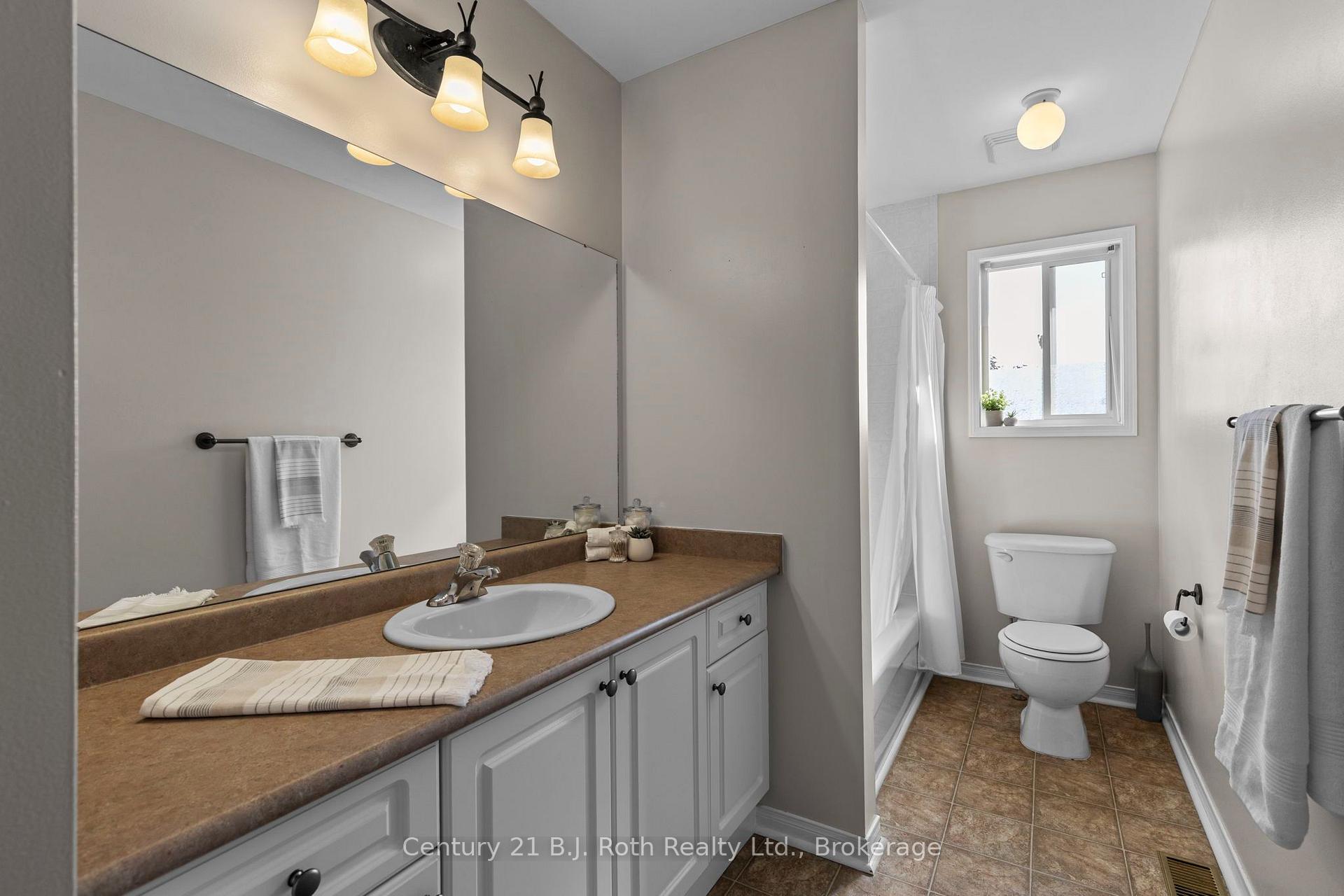 Photo 23 of 33 Vanessa Drive, Orillia — HOMEH