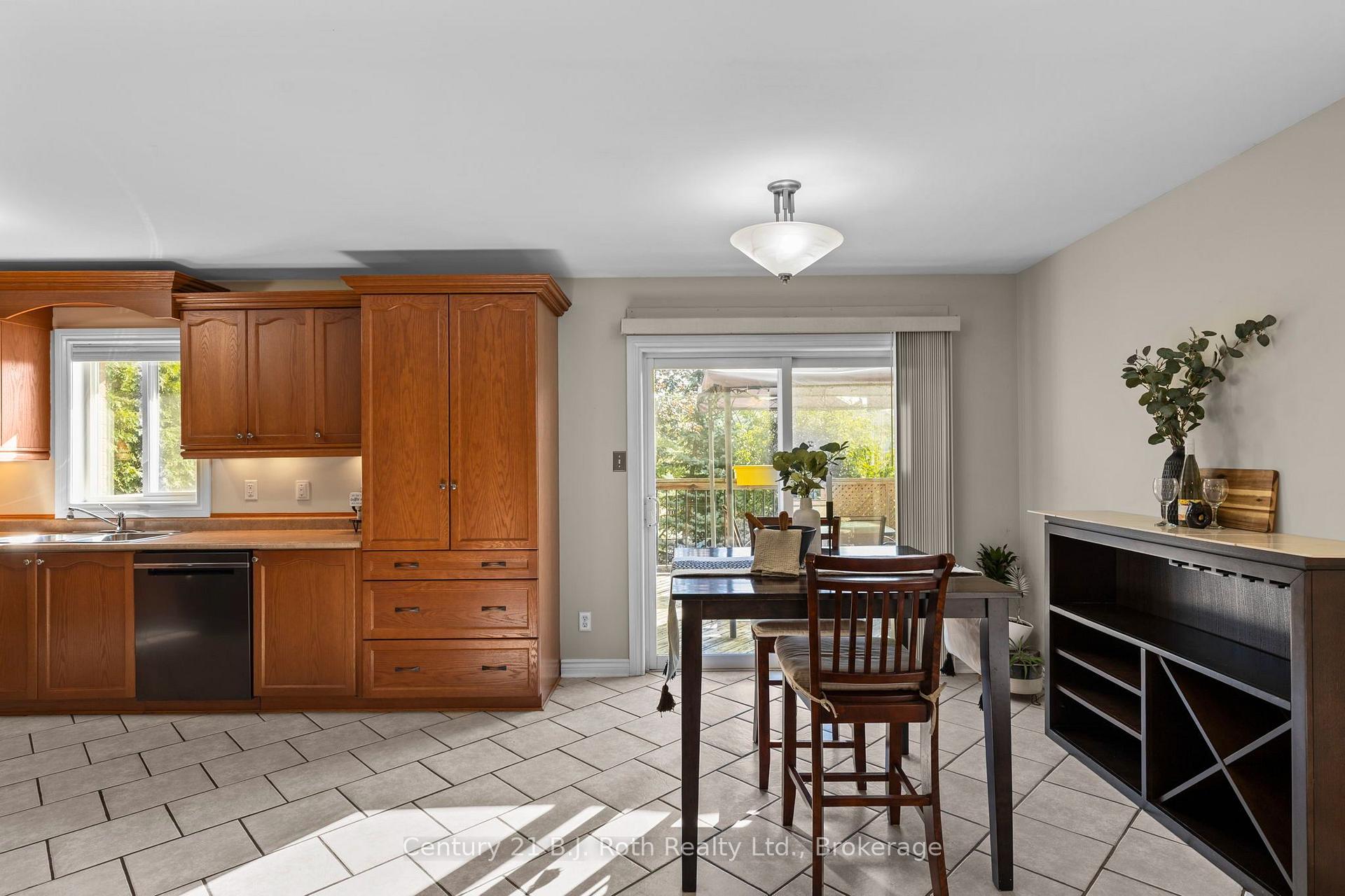 Photo 32 of 33 Vanessa Drive, Orillia — HOMEH