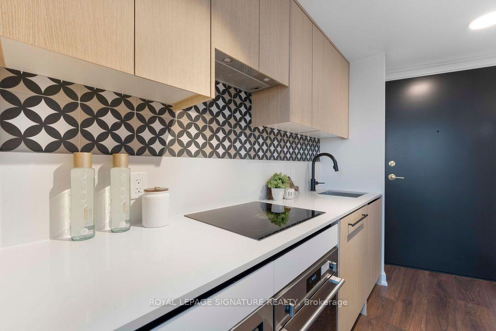 Photo 18 of Unit 703, 5 Lakeview Avenue, Toronto, Trinity-Bellwoods — HOMEH