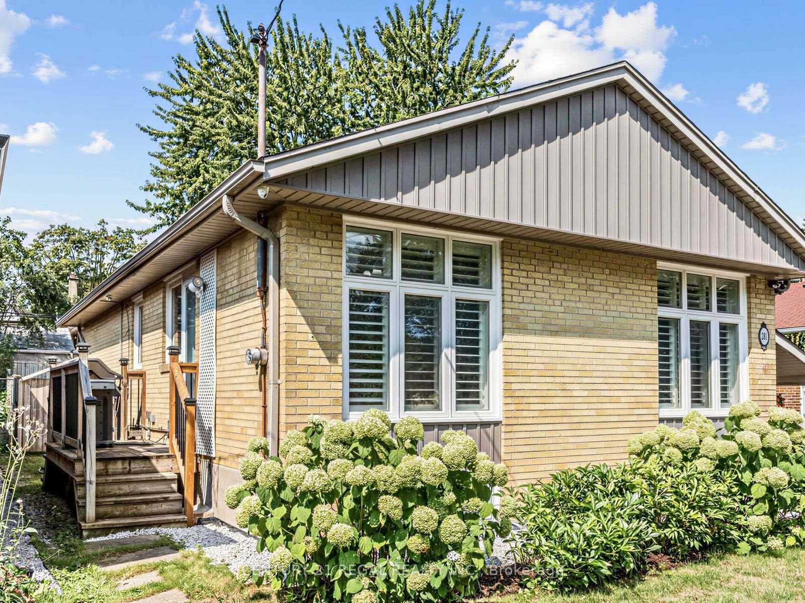 Photo 7 of 281 Thistle Down Boulevard, Etobicoke, Thistletown-Beaumonde Heights — HOMEH
