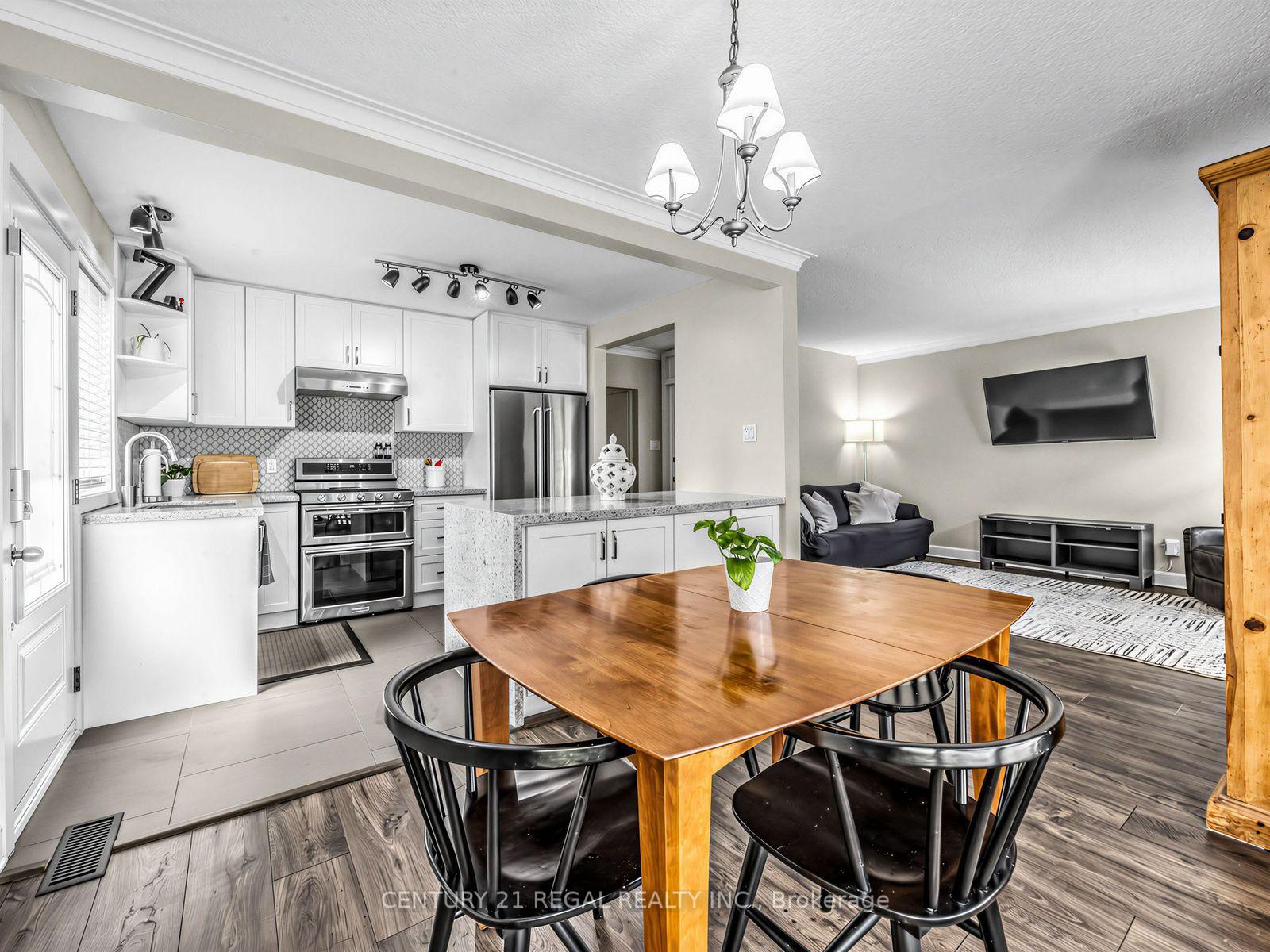 Photo 8 of 281 Thistle Down Boulevard, Etobicoke, Thistletown-Beaumonde Heights — HOMEH