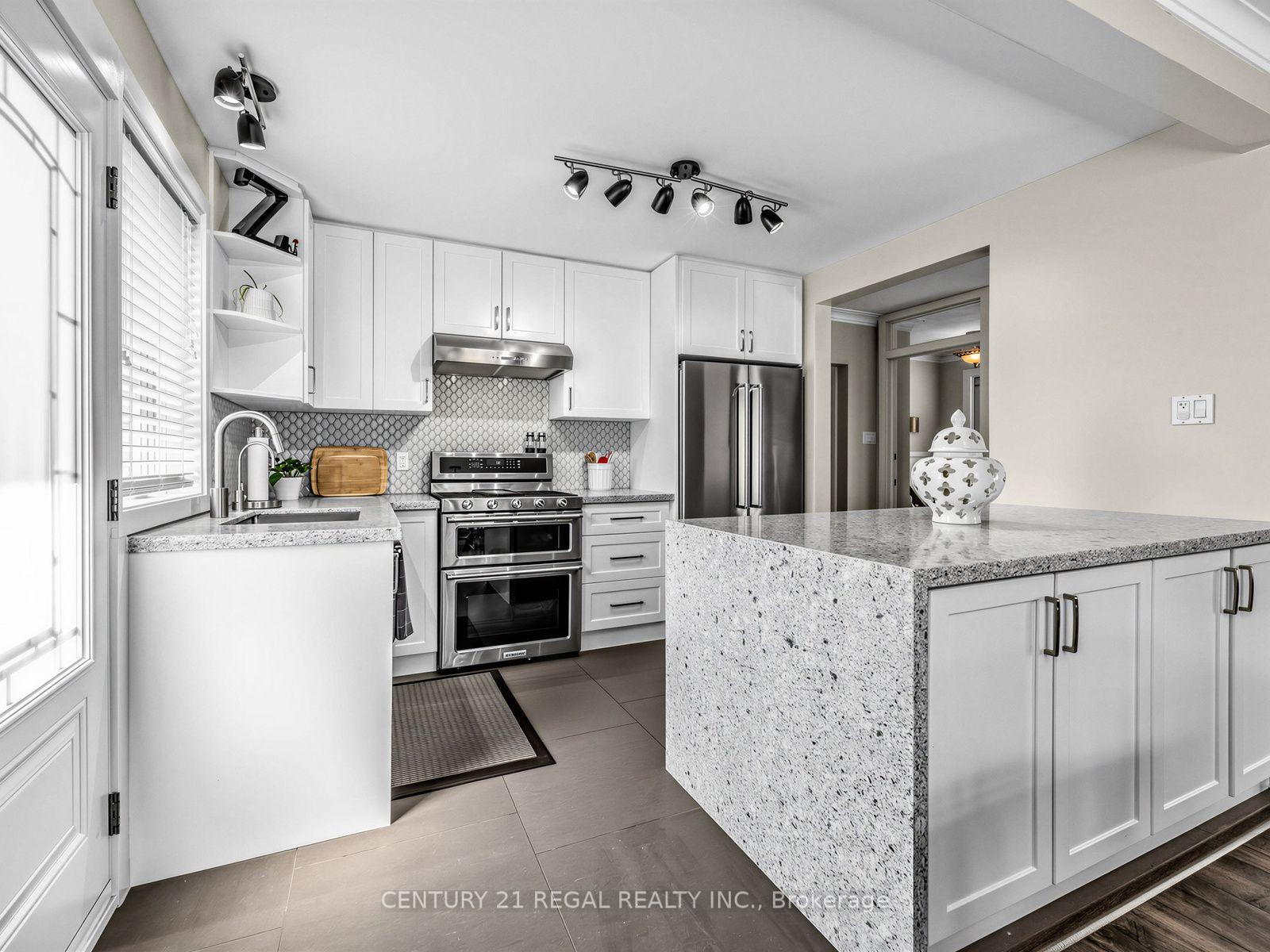 Photo 17 of 281 Thistle Down Boulevard, Etobicoke, Thistletown-Beaumonde Heights — HOMEH