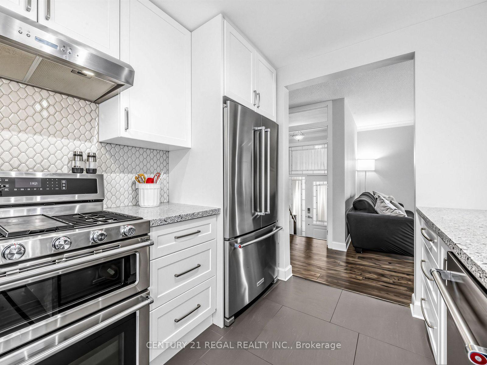 Photo 19 of 281 Thistle Down Boulevard, Etobicoke, Thistletown-Beaumonde Heights — HOMEH
