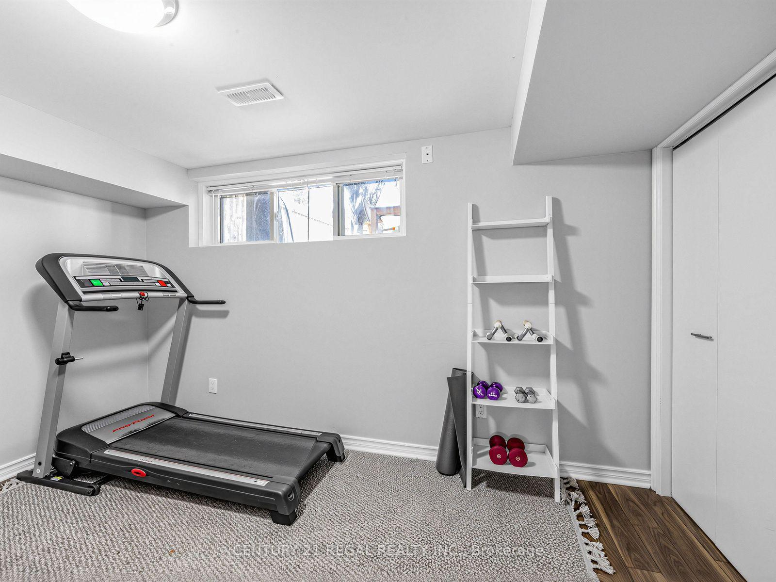 Photo 33 of 281 Thistle Down Boulevard, Etobicoke, Thistletown-Beaumonde Heights — HOMEH