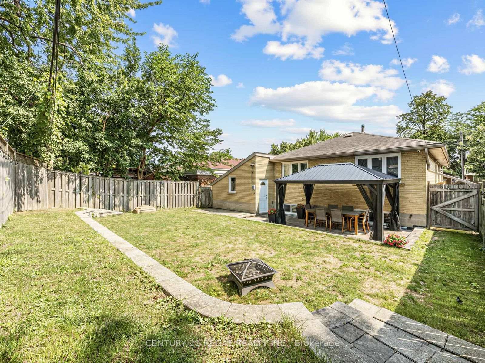 Photo 39 of 281 Thistle Down Boulevard, Etobicoke, Thistletown-Beaumonde Heights — HOMEH