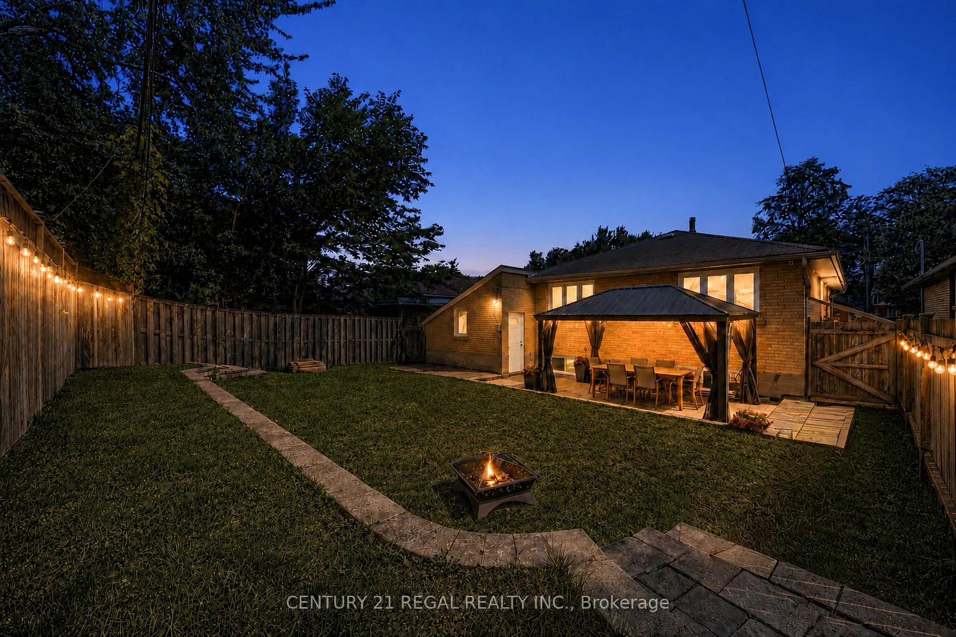 Photo 37 of 281 Thistle Down Boulevard, Etobicoke, Thistletown-Beaumonde Heights — HOMEH