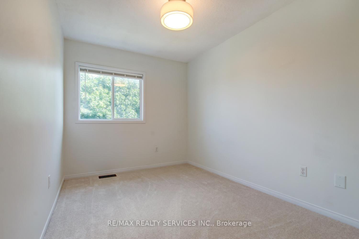 Photo 22 of 63 Herkes Drive, Brampton, Fletcher's West — HOMEH