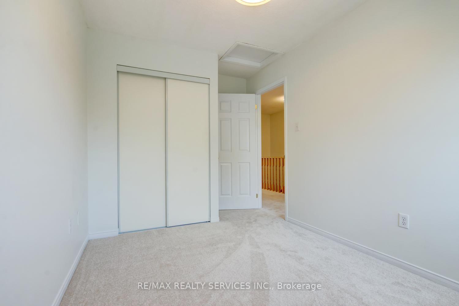 Photo 23 of 63 Herkes Drive, Brampton, Fletcher's West — HOMEH