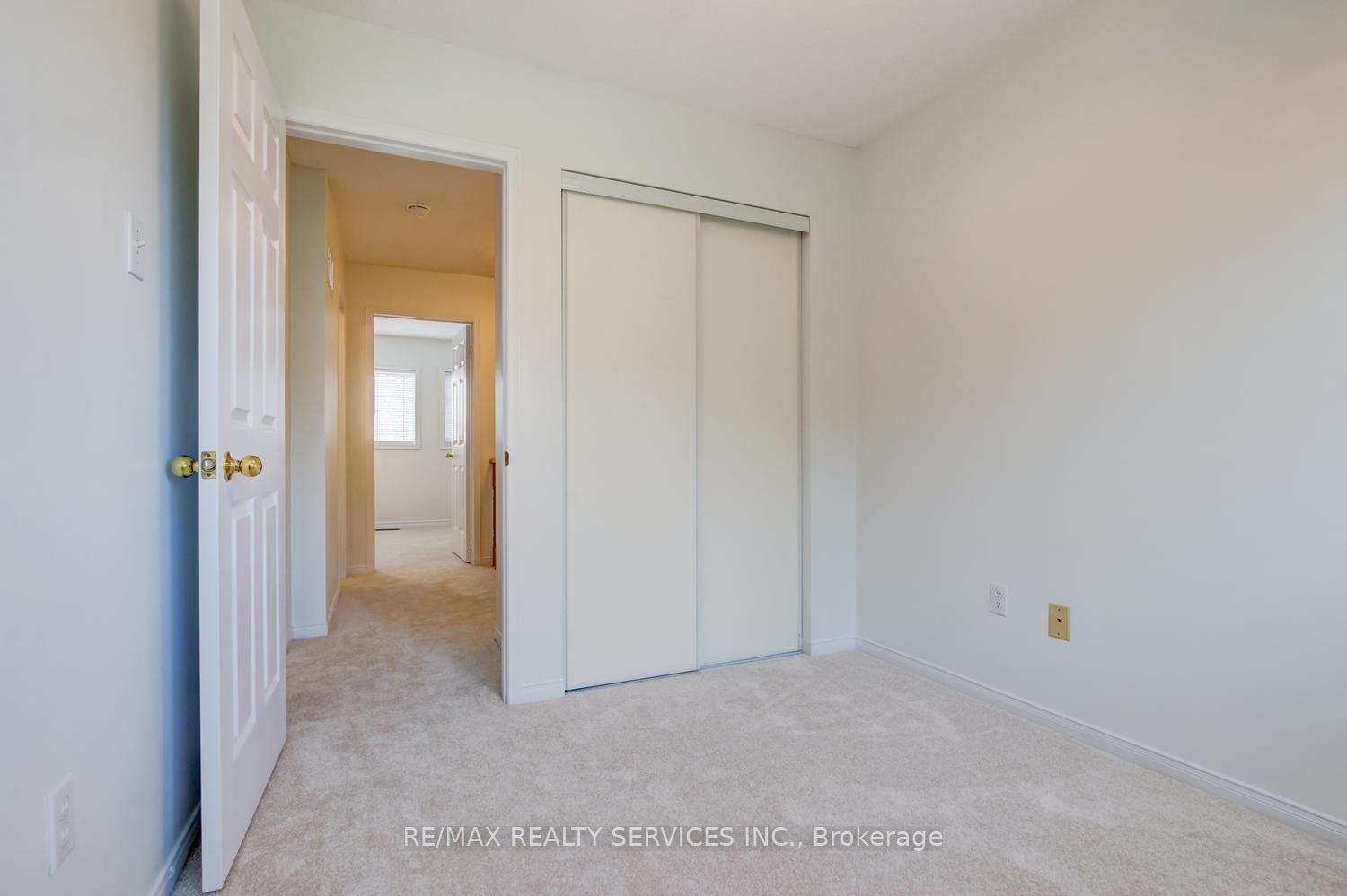 Photo 25 of 63 Herkes Drive, Brampton, Fletcher's West — HOMEH