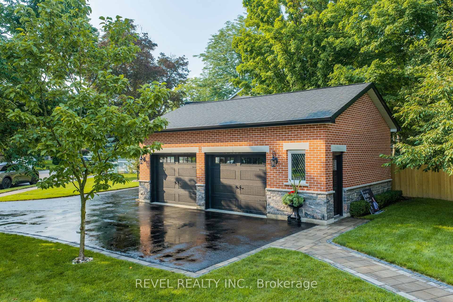Photo 5 of 99 Colston Avenue, Whitby, Brooklin — HOMEH