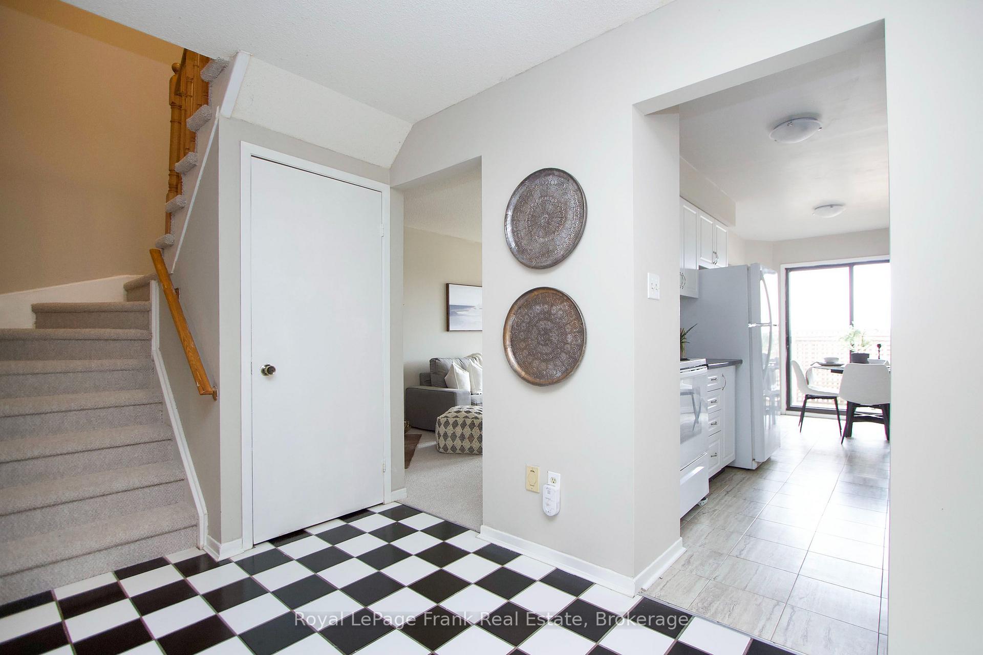 Photo 5 of 2131 Theoden Court, Pickering, Brock Ridge — HOMEH