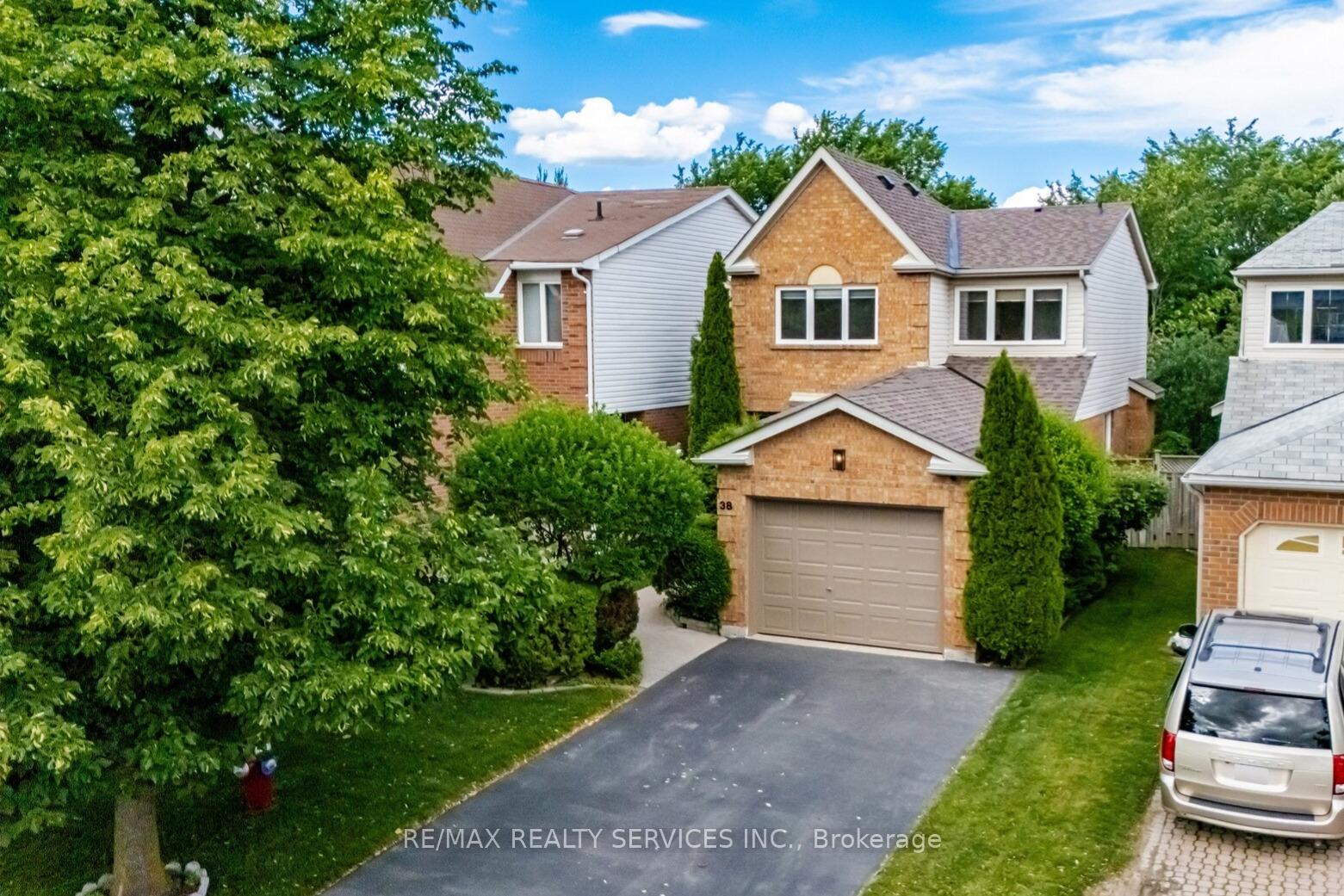 Photo 2 of 38 Furrows End, Brampton, Heart Lake West — HOMEH