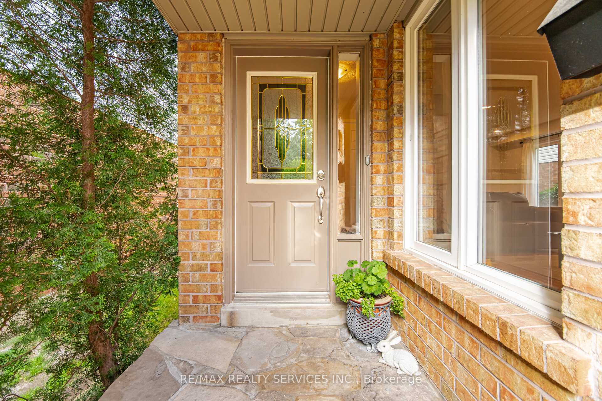 Photo 5 of 38 Furrows End, Brampton, Heart Lake West — HOMEH