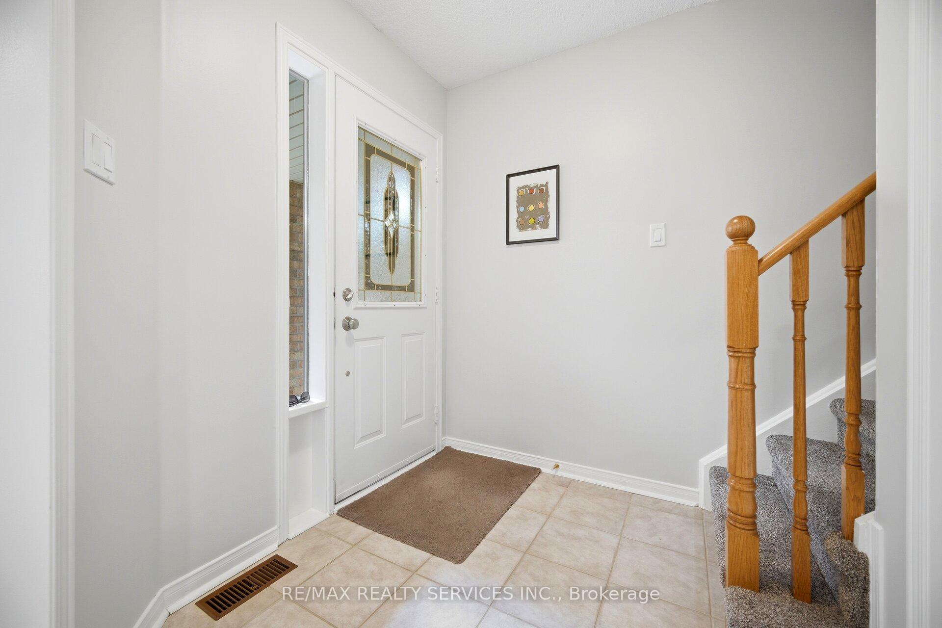 Photo 6 of 38 Furrows End, Brampton, Heart Lake West — HOMEH