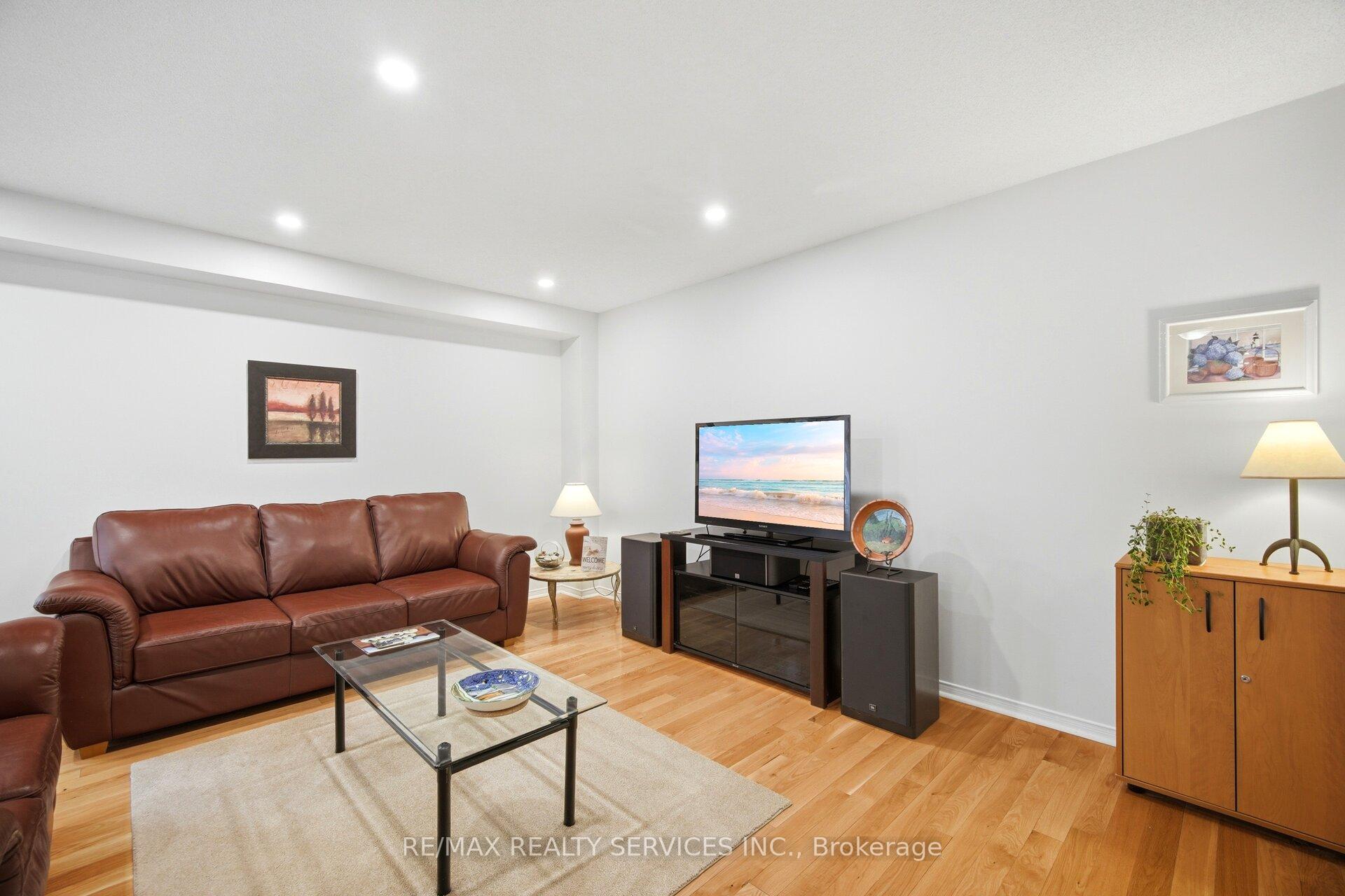Photo 7 of 38 Furrows End, Brampton, Heart Lake West — HOMEH