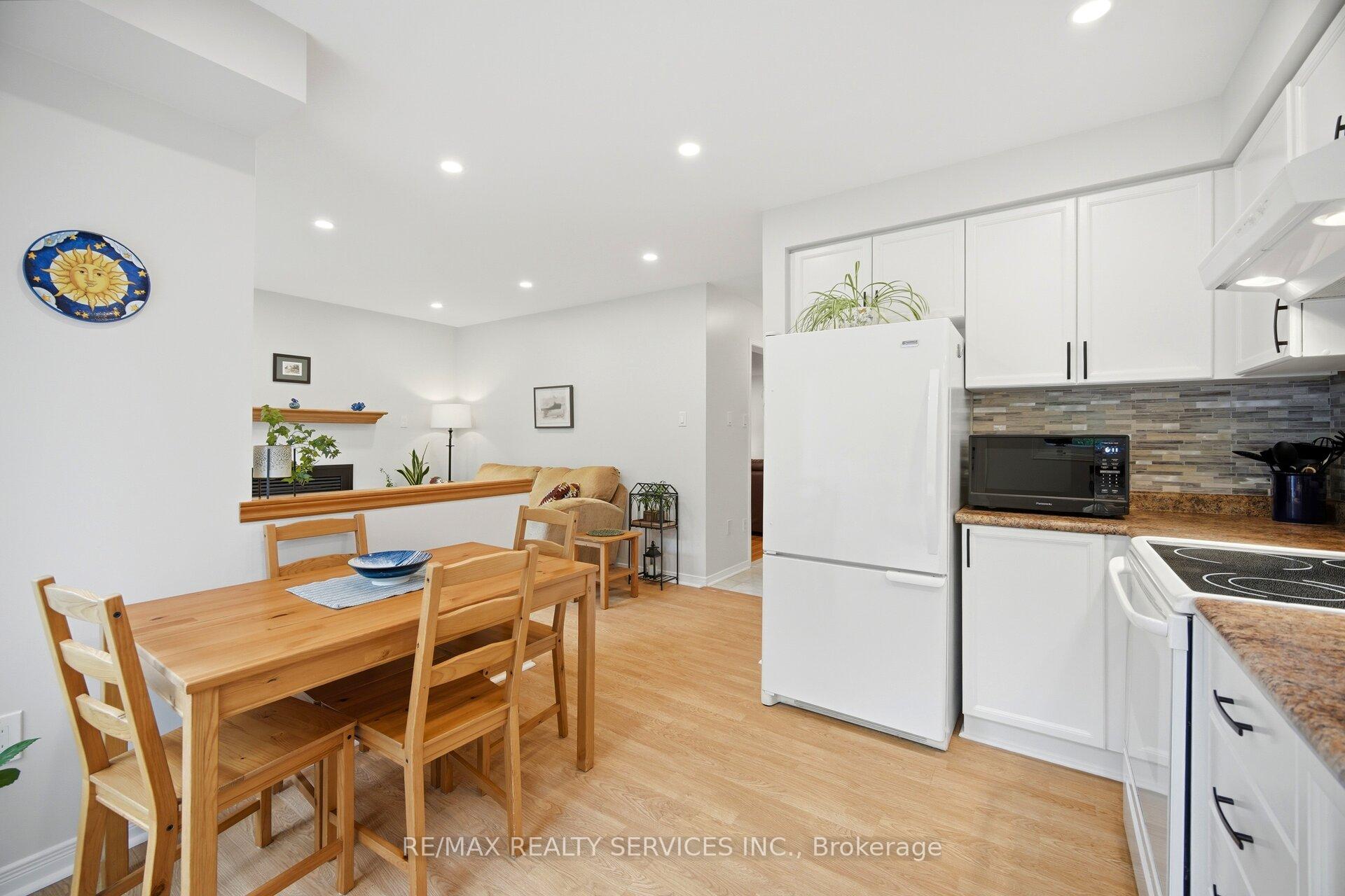 Photo 13 of 38 Furrows End, Brampton, Heart Lake West — HOMEH