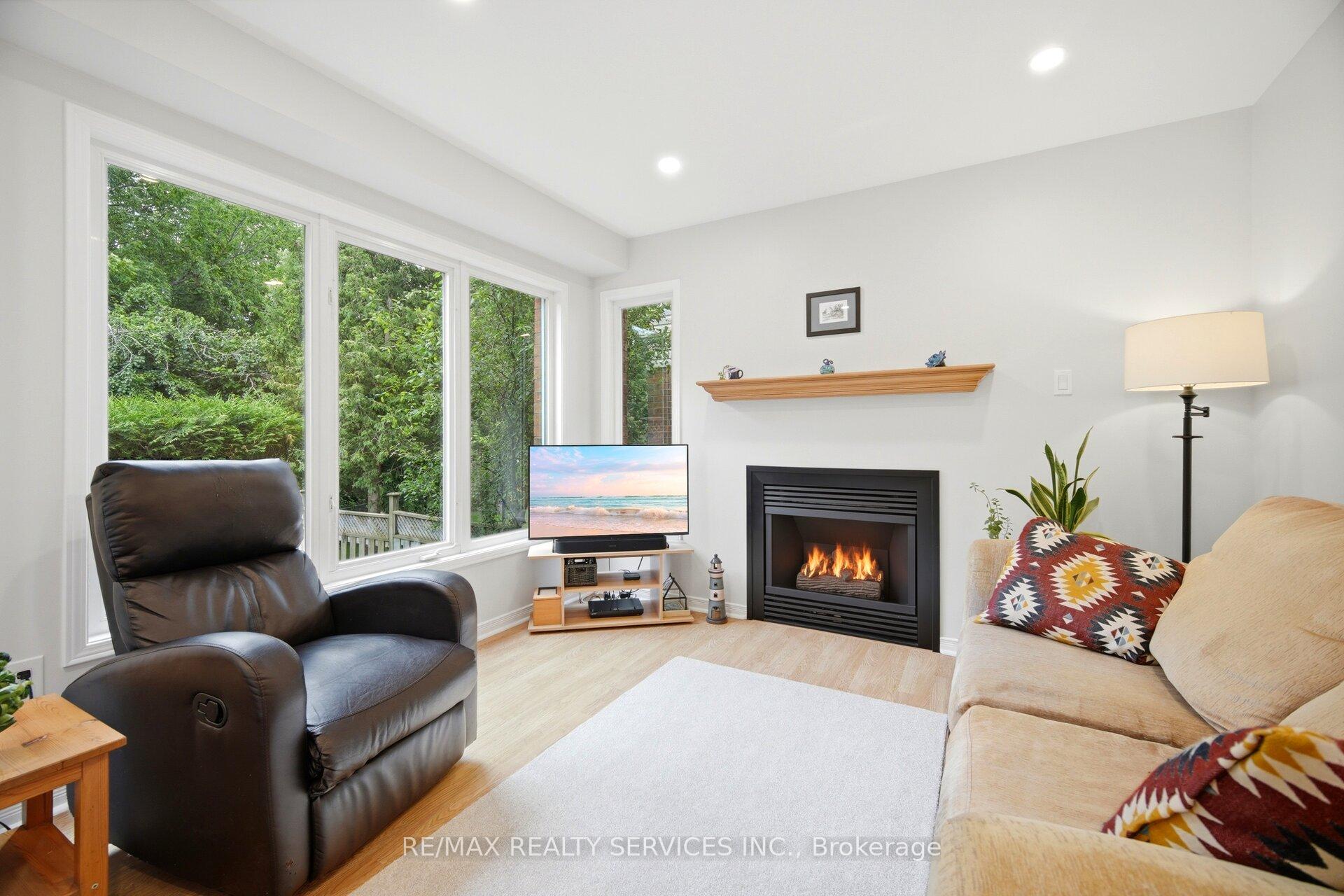 Photo 16 of 38 Furrows End, Brampton, Heart Lake West — HOMEH