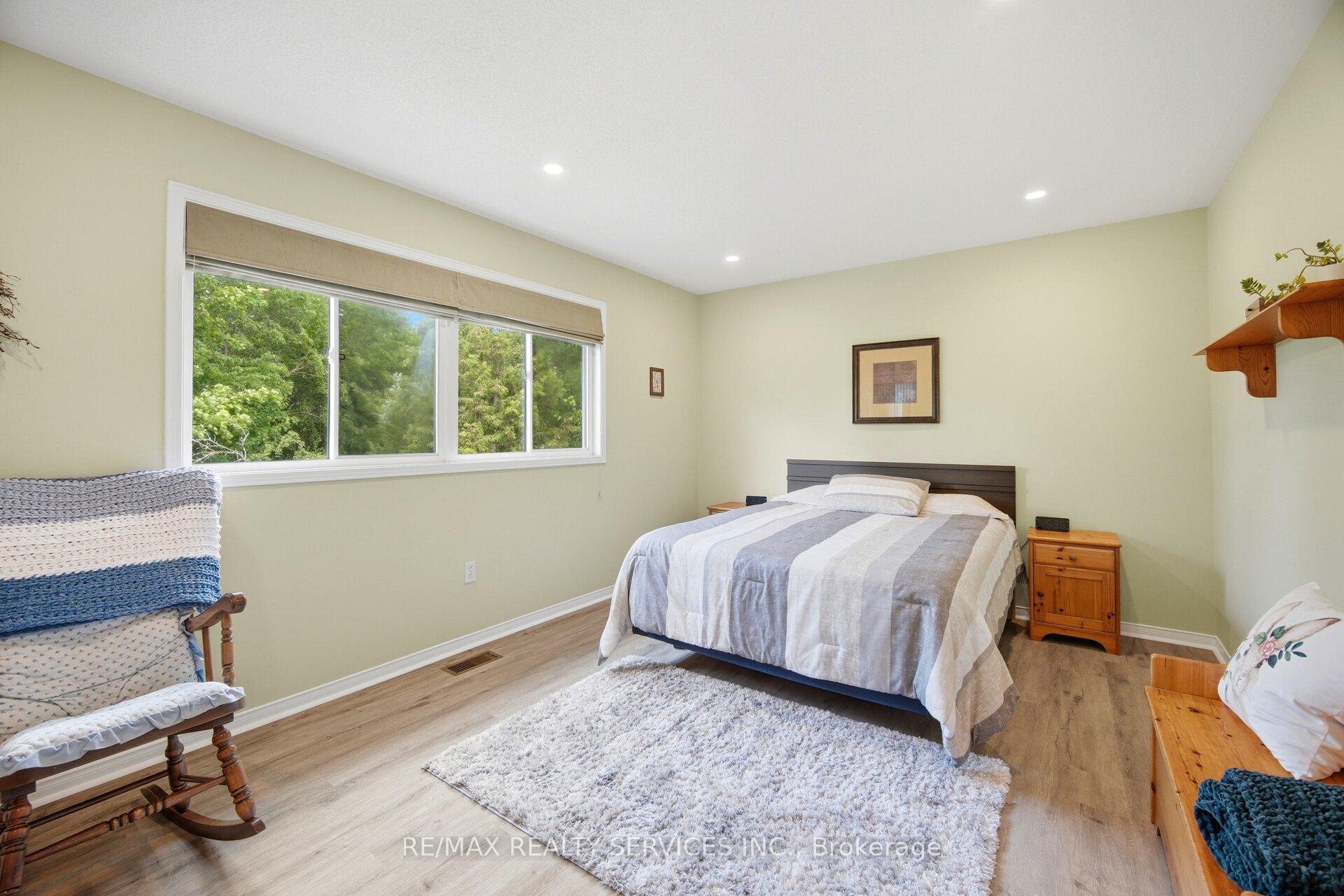 Photo 22 of 38 Furrows End, Brampton, Heart Lake West — HOMEH