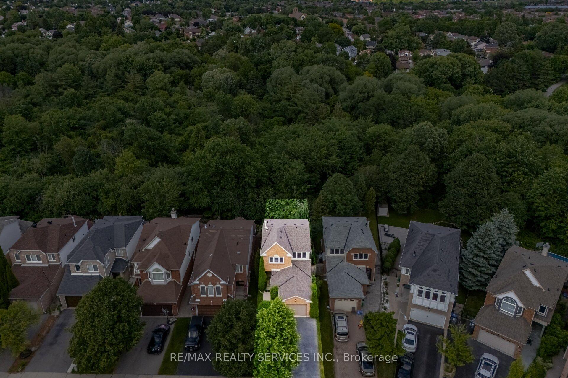 Photo 42 of 38 Furrows End, Brampton, Heart Lake West — HOMEH