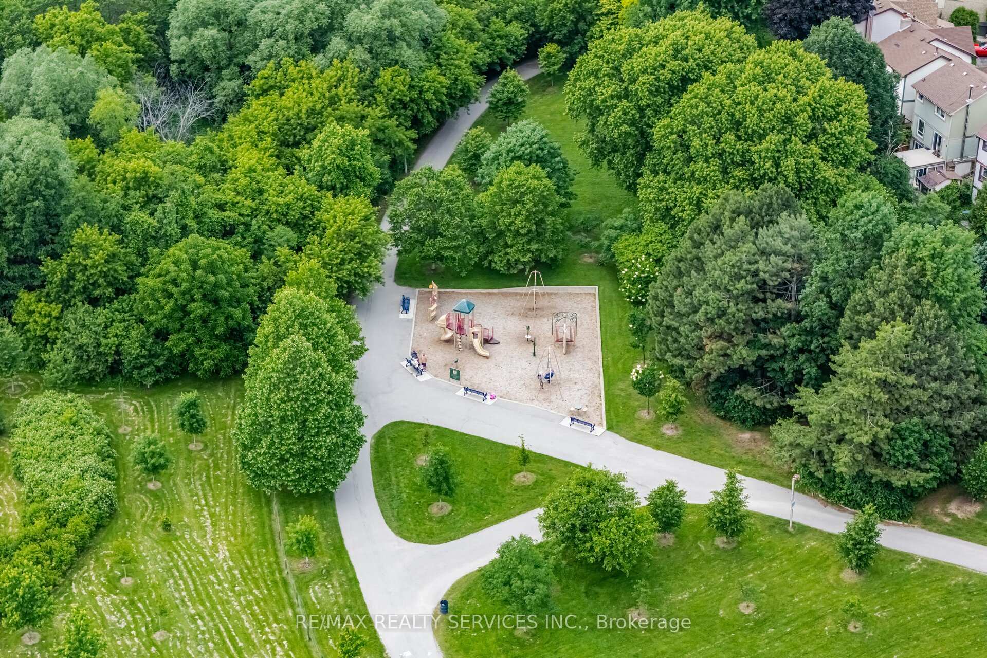 Photo 48 of 38 Furrows End, Brampton, Heart Lake West — HOMEH