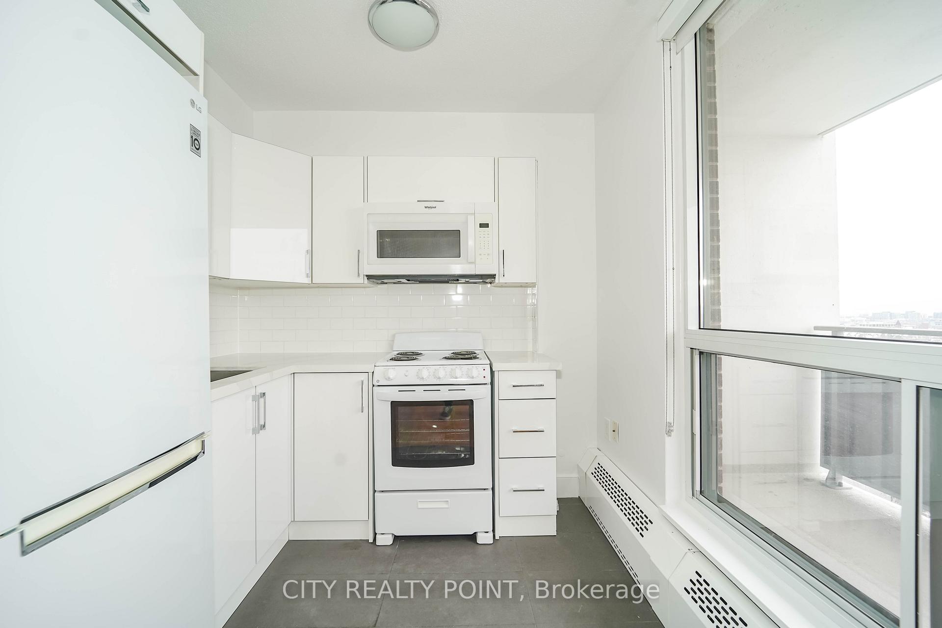 Photo 4 of Unit 1007, 666 Spadina Avenue, Toronto, University — HOMEH