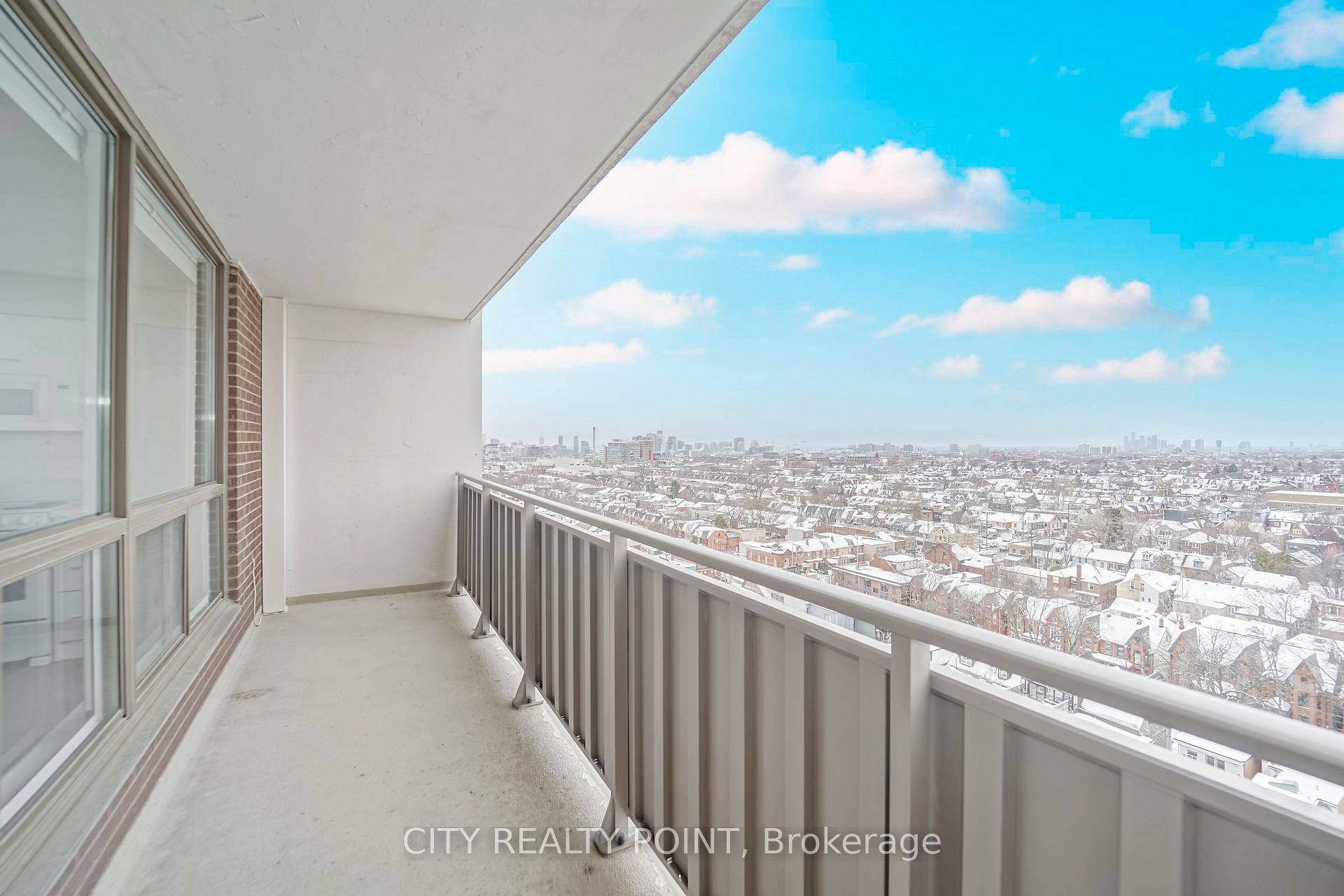 Photo 5 of Unit 1007, 666 Spadina Avenue, Toronto, University — HOMEH