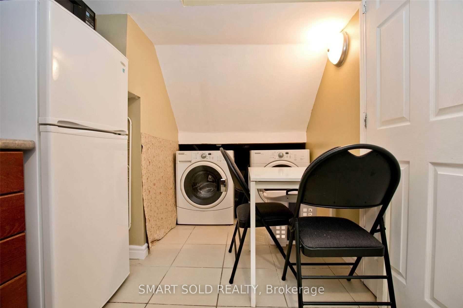 Photo 11 of Unit Upper, 40 Mintwood Drive, North York, Bayview Woods-Steeles — HOMEH