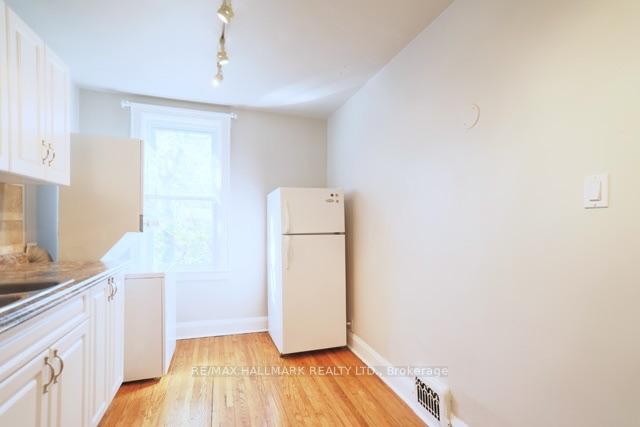 Photo 10 of Unit Upper, 1481 Queen Street E, Toronto, Greenwood-Coxwell — HOMEH